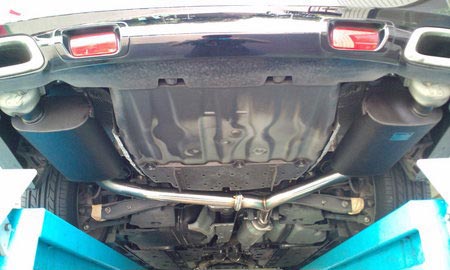 クラウンタクシーにもTom's エキゾーストシステム「トムスバレル