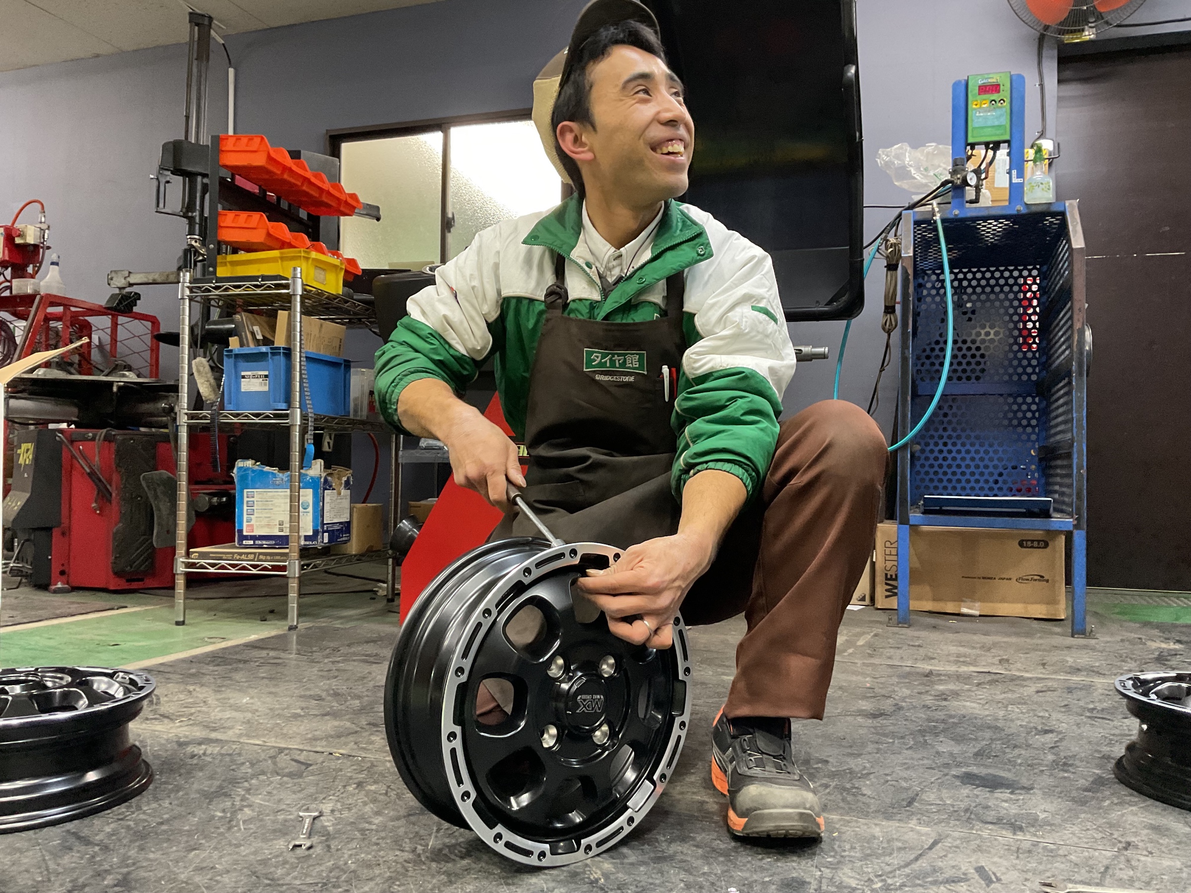 サンバーディアスにブロックタイヤRD-604とMAD CROSSを装着‼︎ | 店舗