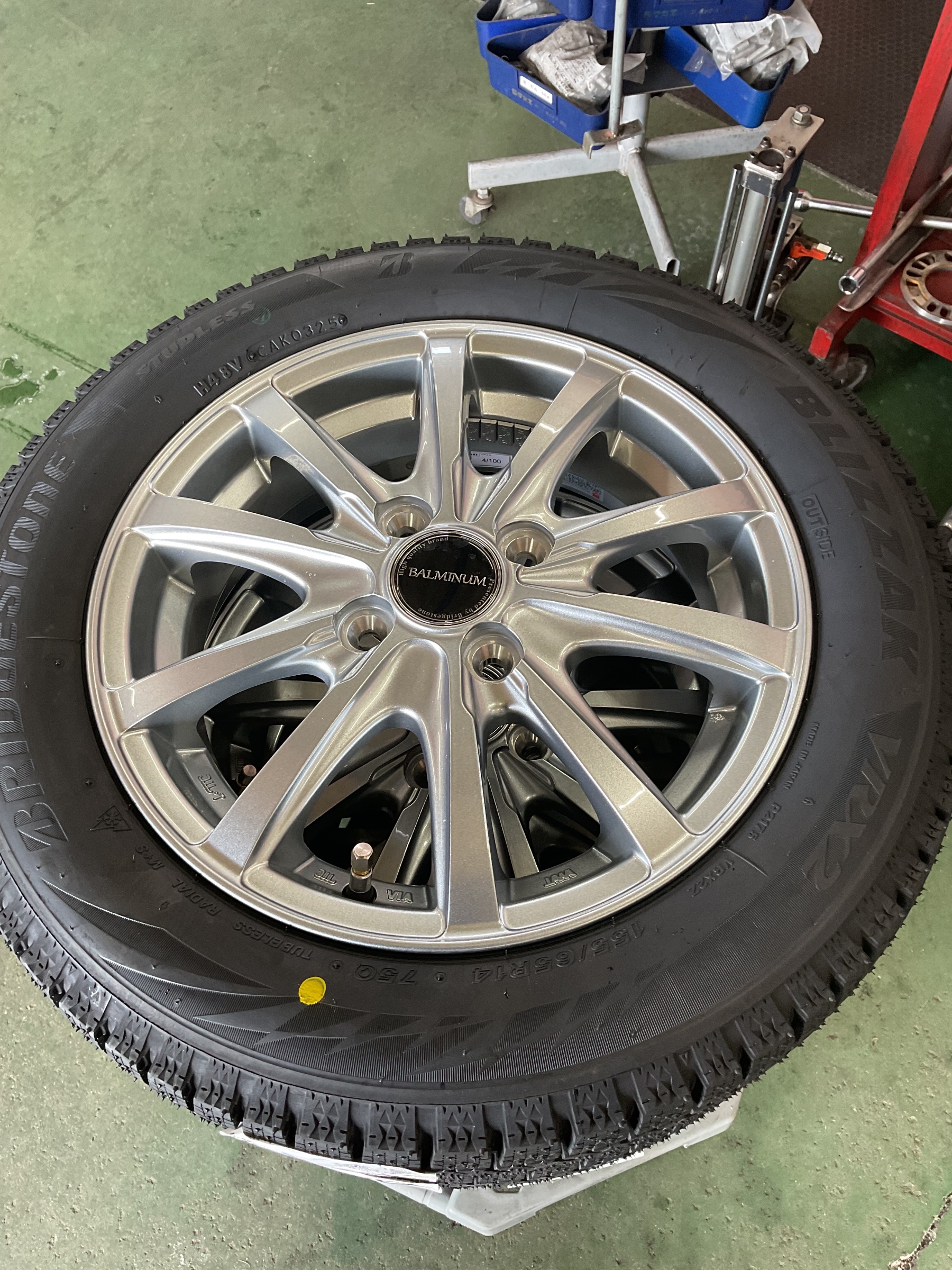 ダイハツ タント スタッドレスタイヤ＆ホイールセット装着！ | 店舗お