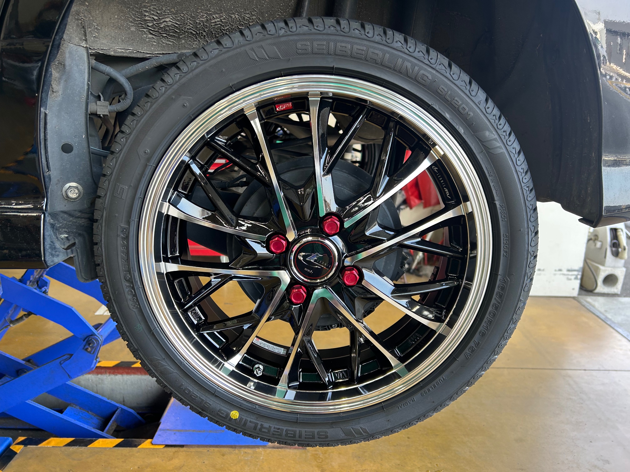 ホンダ N-BOXカスタム JF3 WEDS LEONIS MV 15→16インチアップ | 店舗