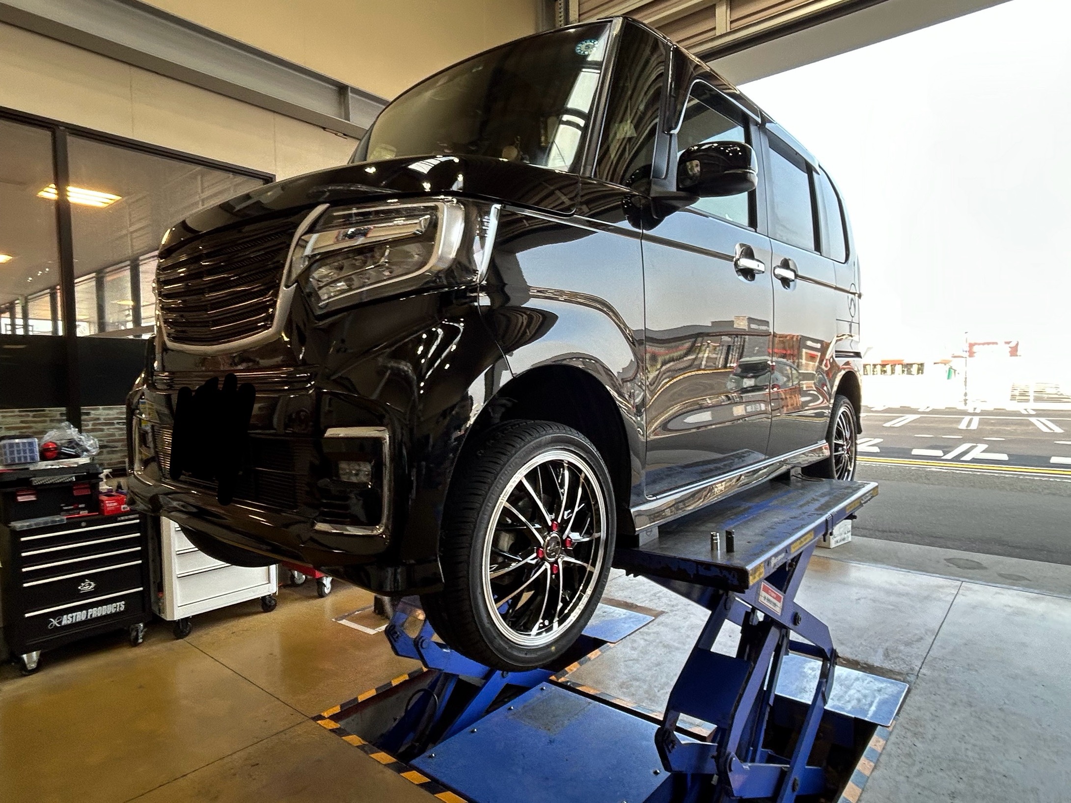 ホンダ N-BOXカスタム JF3 WEDS LEONIS MV 15→16インチアップ | 店舗