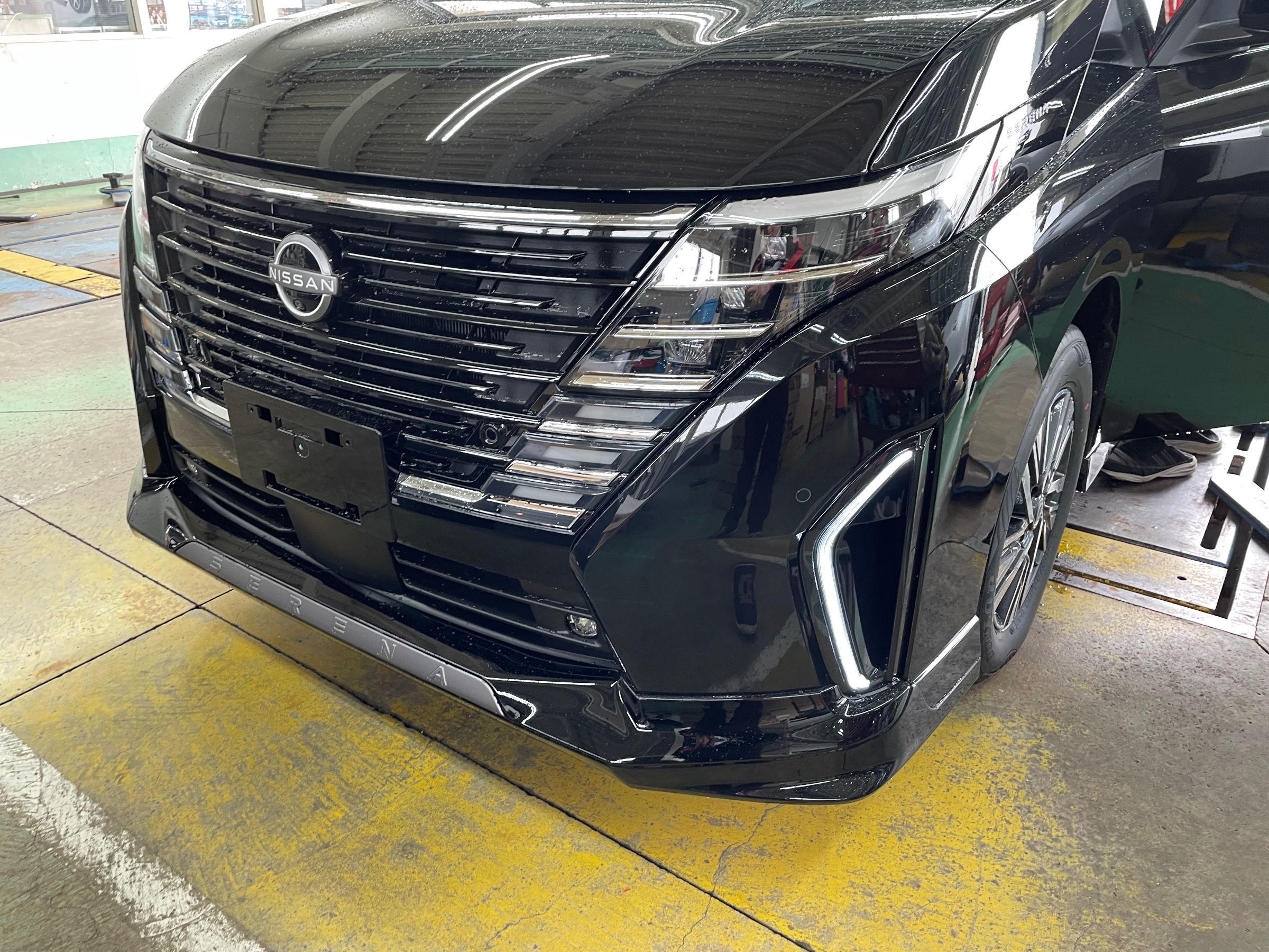 新車 C28 セレナ 用品取り付け！！ | 店舗おススメ情報 | タイヤ