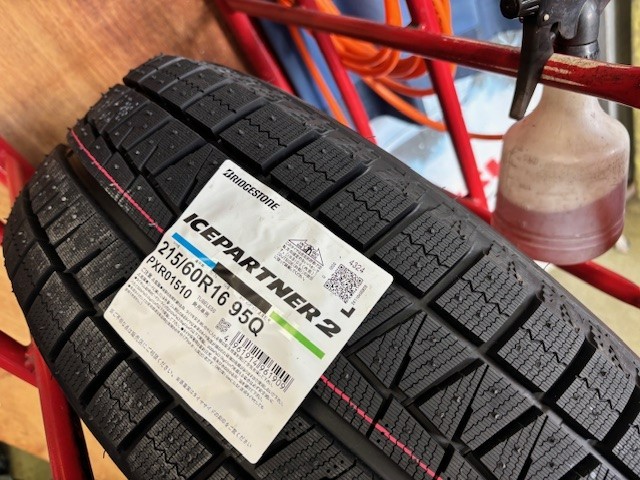 ブリヂストン　215/60R16　ヴェゼル