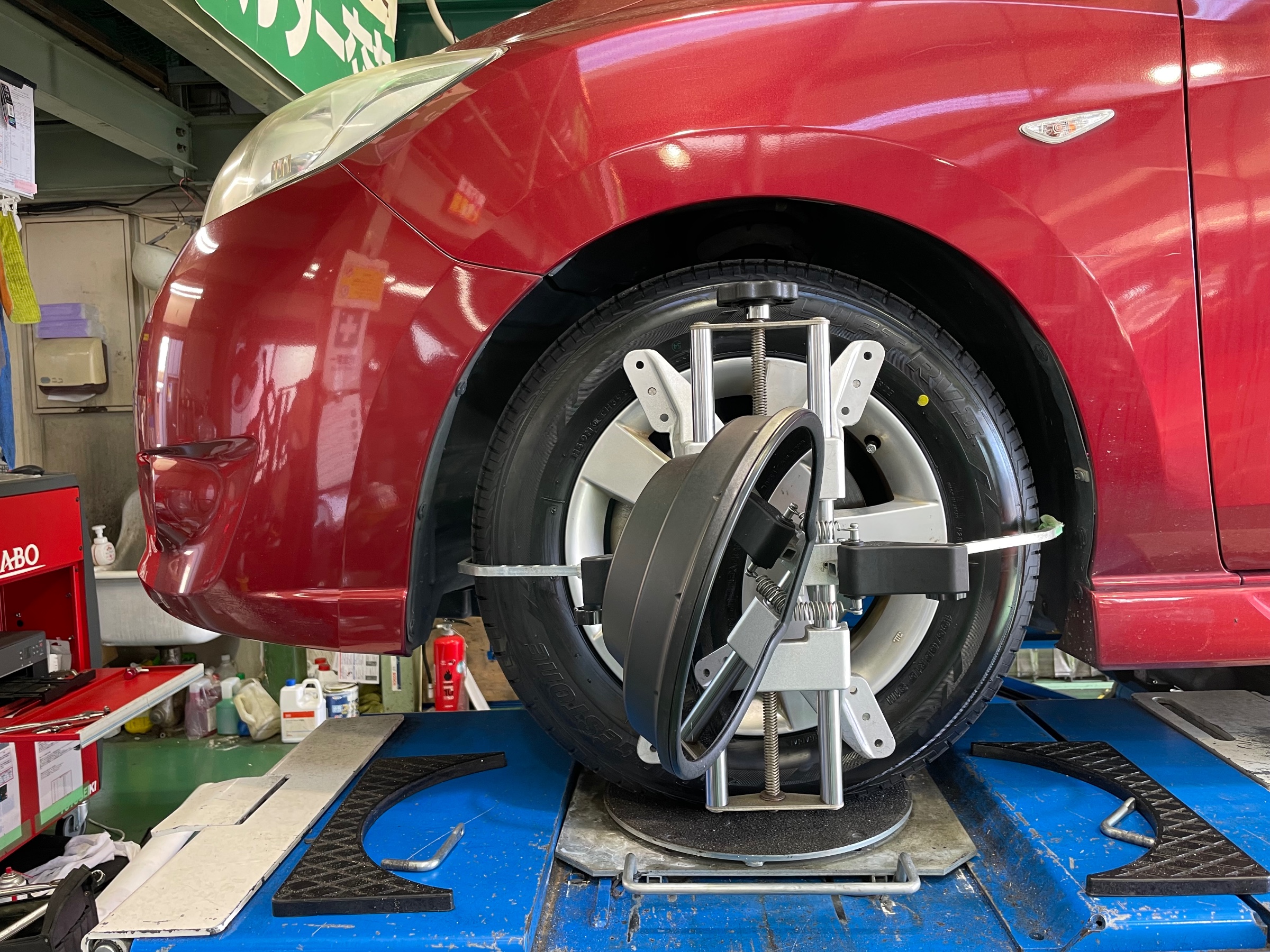 タイヤ館加古川　日産 ラフェスタ CWFFWN41G　アライメント調整