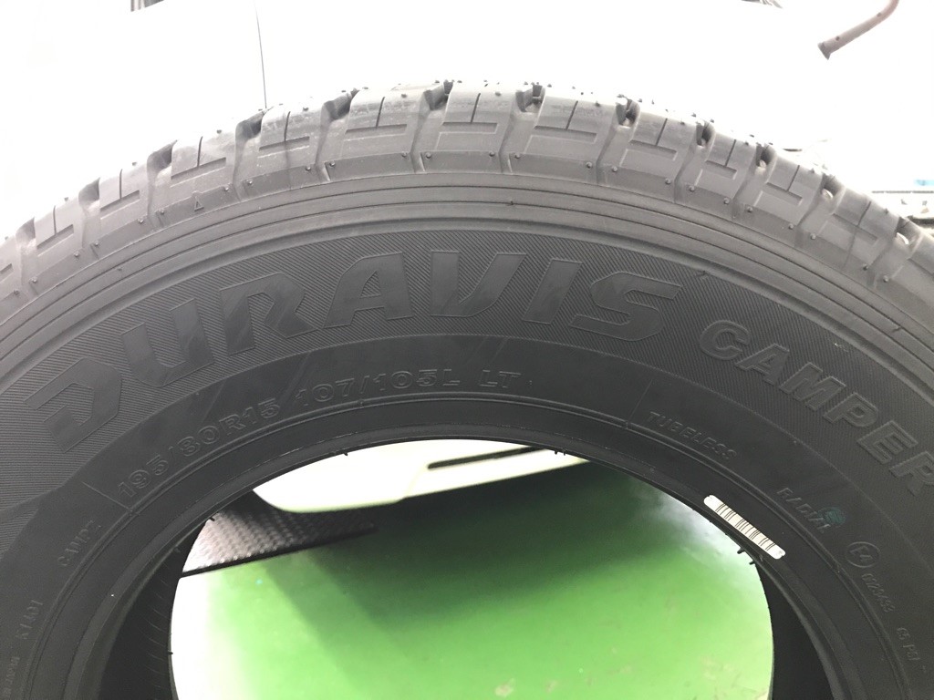 ハイエース（キャンピングカー仕様） 人気のデュラビスキャンパー装着