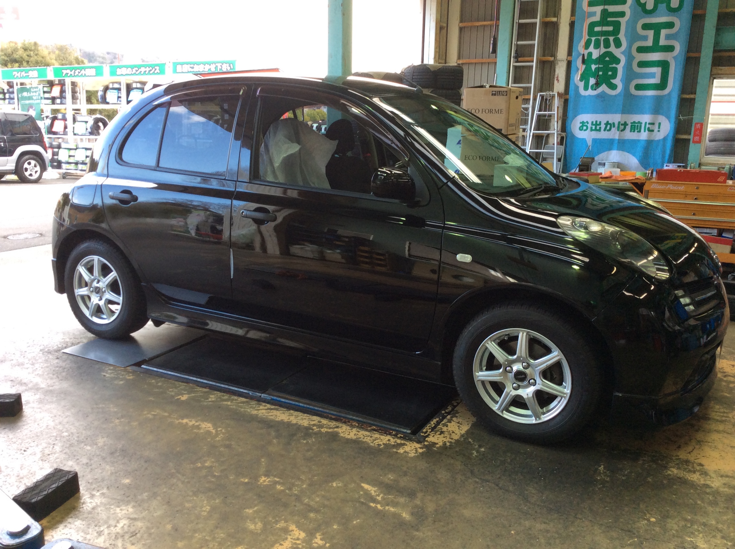 日産マーチ12srに テイン車高長取り付け 日産 マーチ サービス事例 タイヤ館 生駒 奈良県のタイヤからはじまる トータルカーメンテナンス タイヤ館グループ