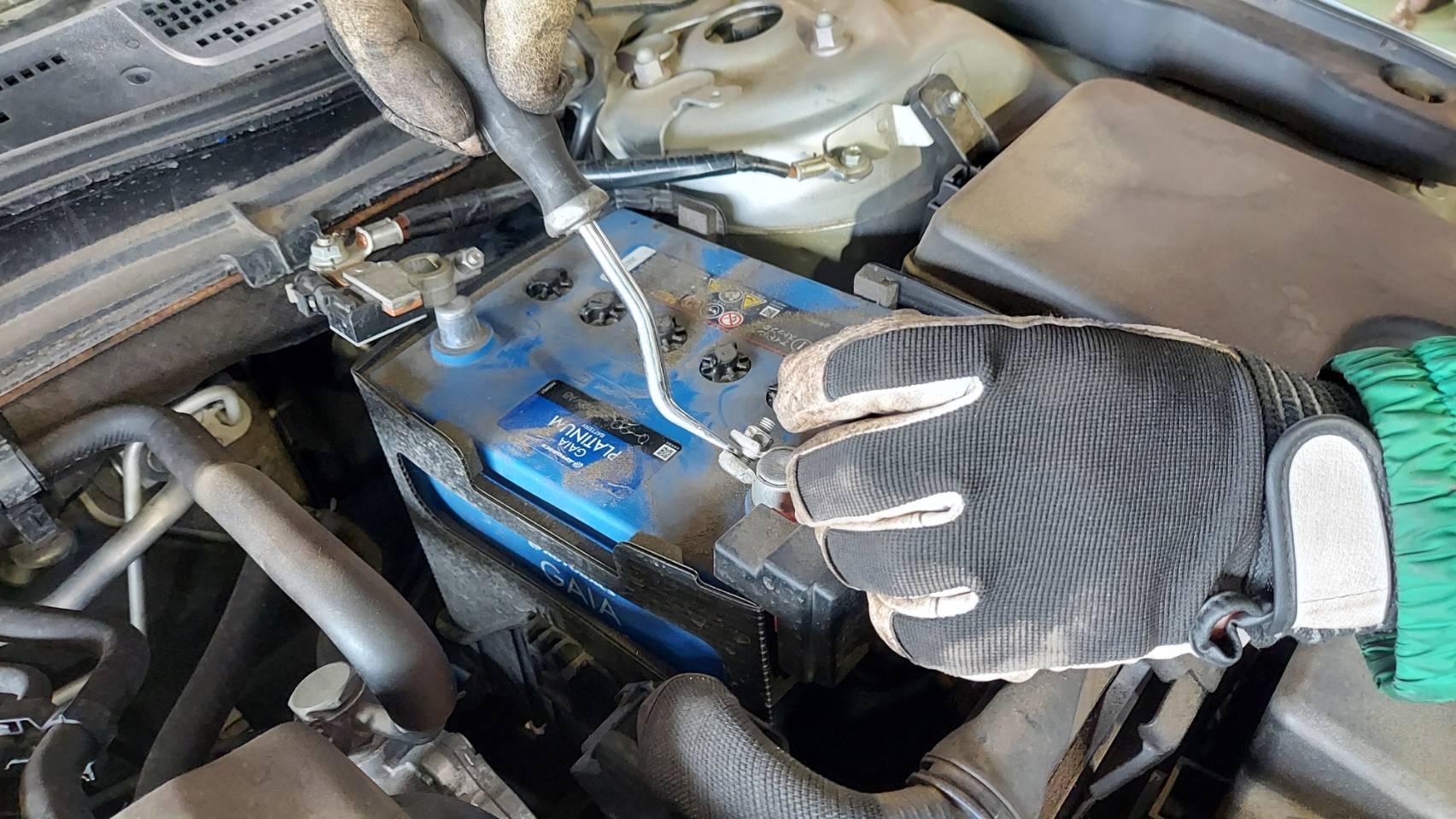 バッテリー交換様子1