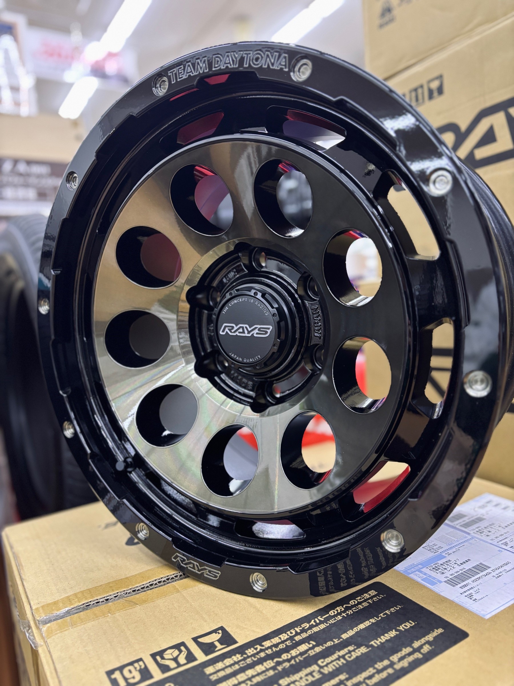 RAYS】ついにでました！！王道レンコンホイールがレイズより登場 