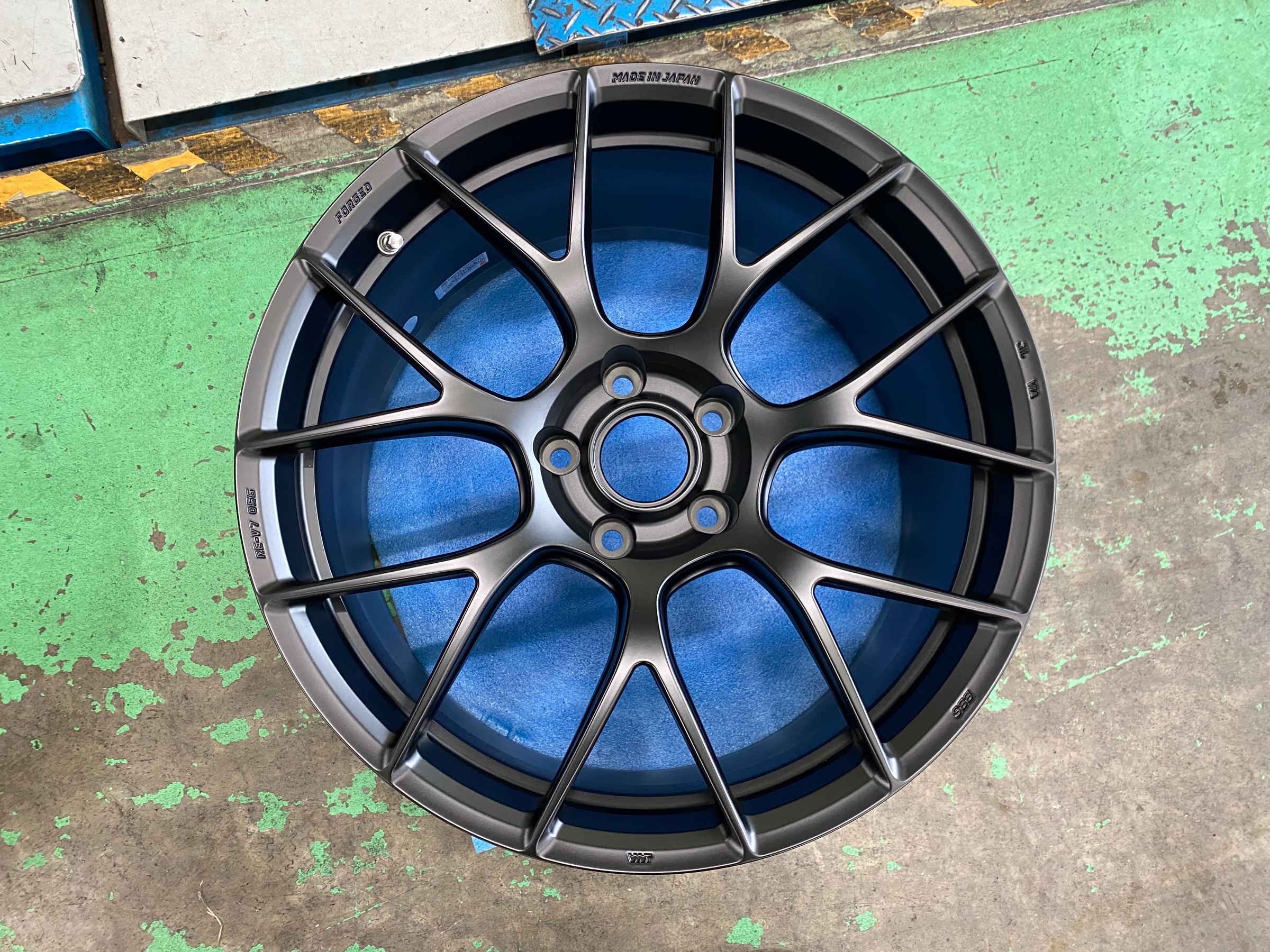 　　ブリヂストン　タイヤ館下松　タイヤ交換　アルミホイール　オイル交換　バッテリー交換　ワイパー交換　エアコンフィルター交換　アライメント調整　国産車　輸入車　下松市　周南市　徳山　柳井　熊毛　光　玖珂　周東　　