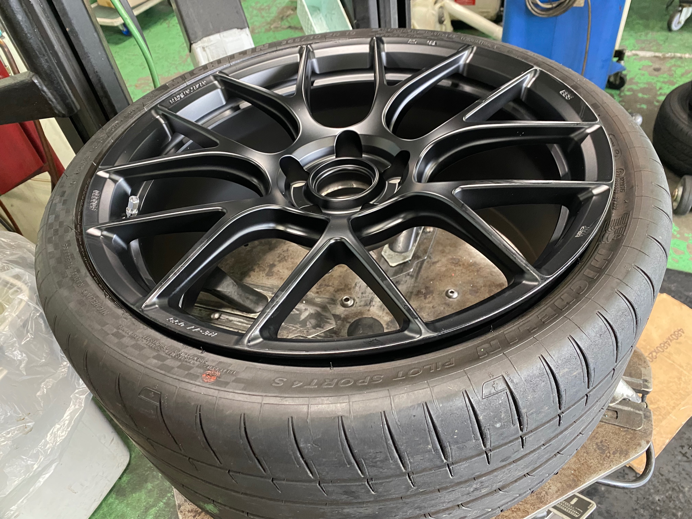 　　ブリヂストン　タイヤ館下松　タイヤ交換　アルミホイール　オイル交換　バッテリー交換　ワイパー交換　エアコンフィルター交換　アライメント調整　国産車　輸入車　下松市　周南市　徳山　柳井　熊毛　光　玖珂　周東　　