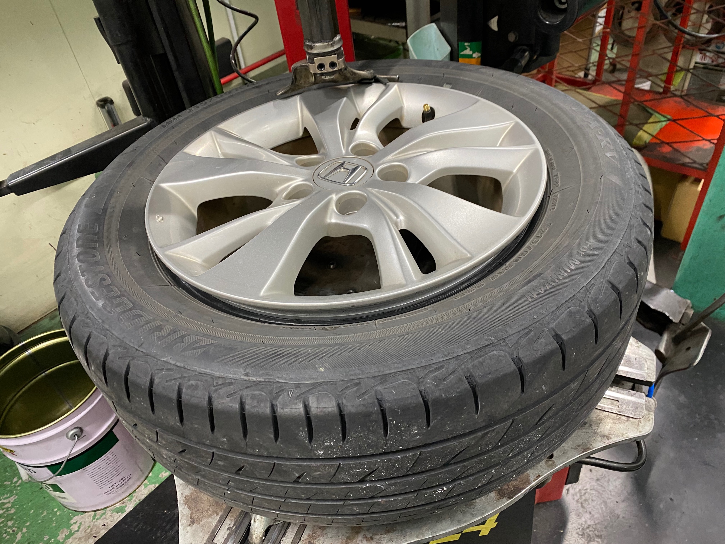 　　ブリヂストン　タイヤ館下松　タイヤ交換　アルミホイール　オイル交換　バッテリー交換　ワイパー交換　エアコンフィルター交換　アライメント調整　国産車　輸入車　下松市　周南市　徳山　柳井　熊毛　光　玖珂　周東　　