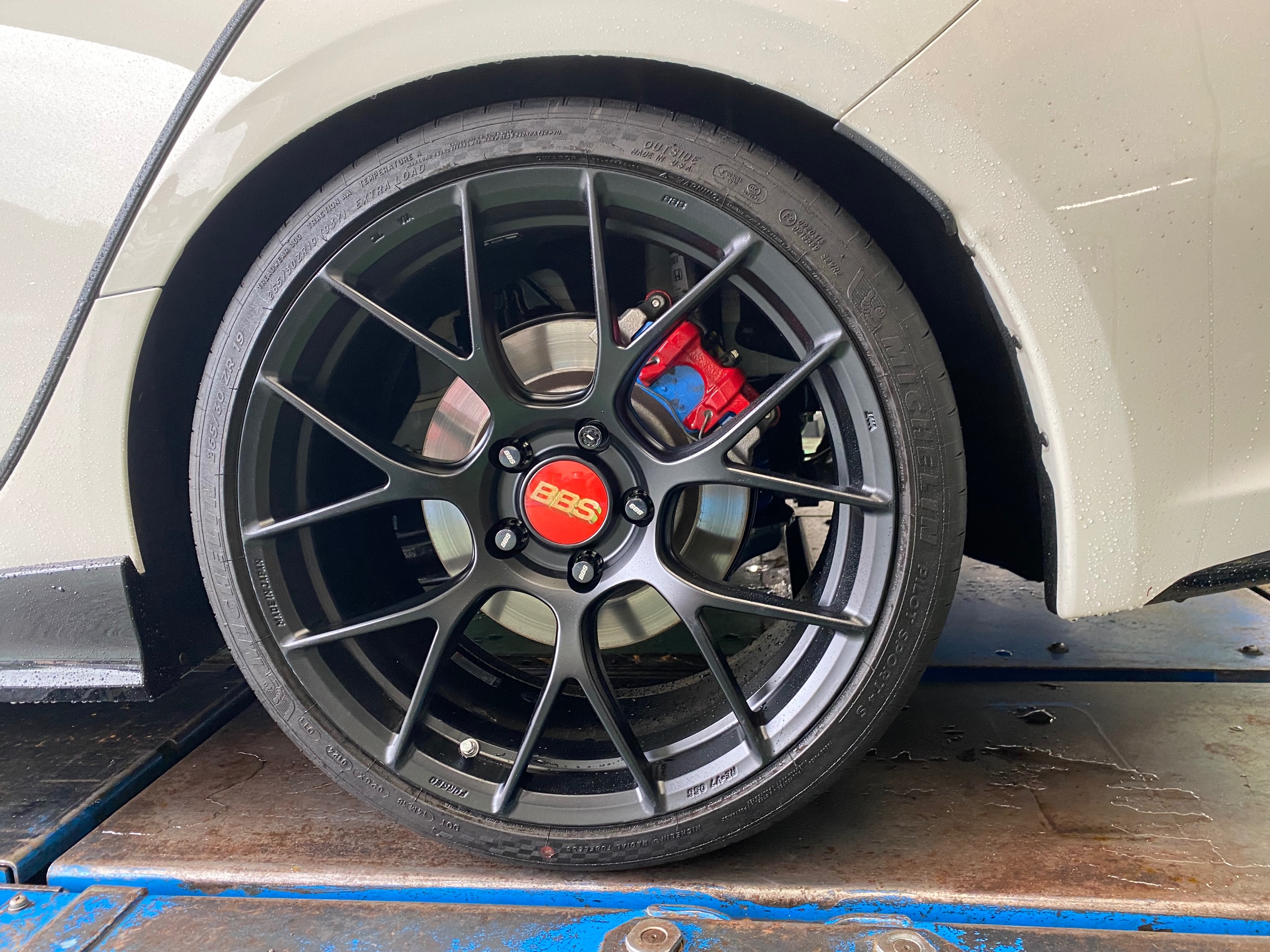 　　ブリヂストン　タイヤ館下松　タイヤ交換　アルミホイール　オイル交換　バッテリー交換　ワイパー交換　エアコンフィルター交換　アライメント調整　国産車　輸入車　下松市　周南市　徳山　柳井　熊毛　光　玖珂　周東　　