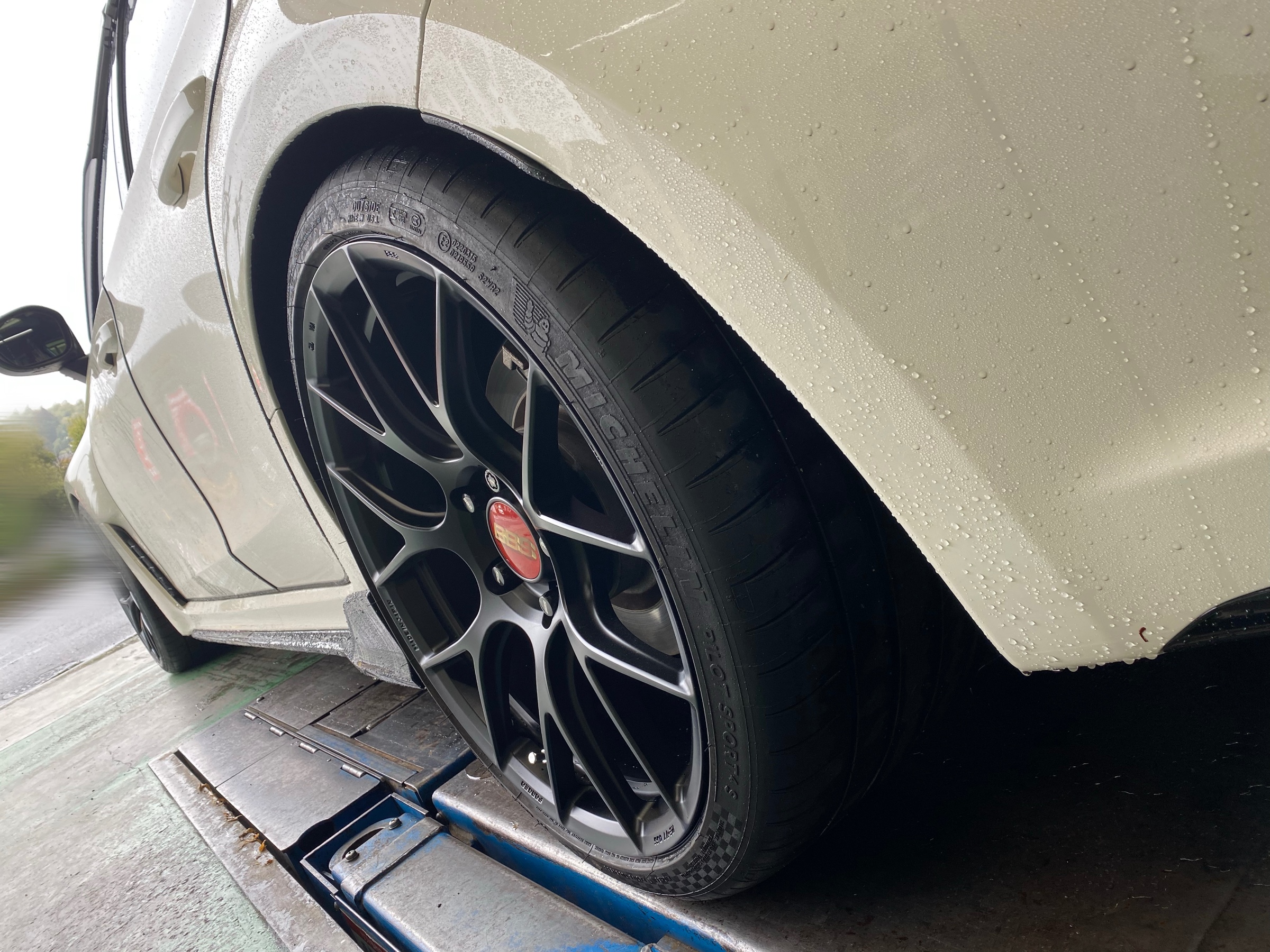 　　ブリヂストン　タイヤ館下松　タイヤ交換　アルミホイール　オイル交換　バッテリー交換　ワイパー交換　エアコンフィルター交換　アライメント調整　国産車　輸入車　下松市　周南市　徳山　柳井　熊毛　光　玖珂　周東　　