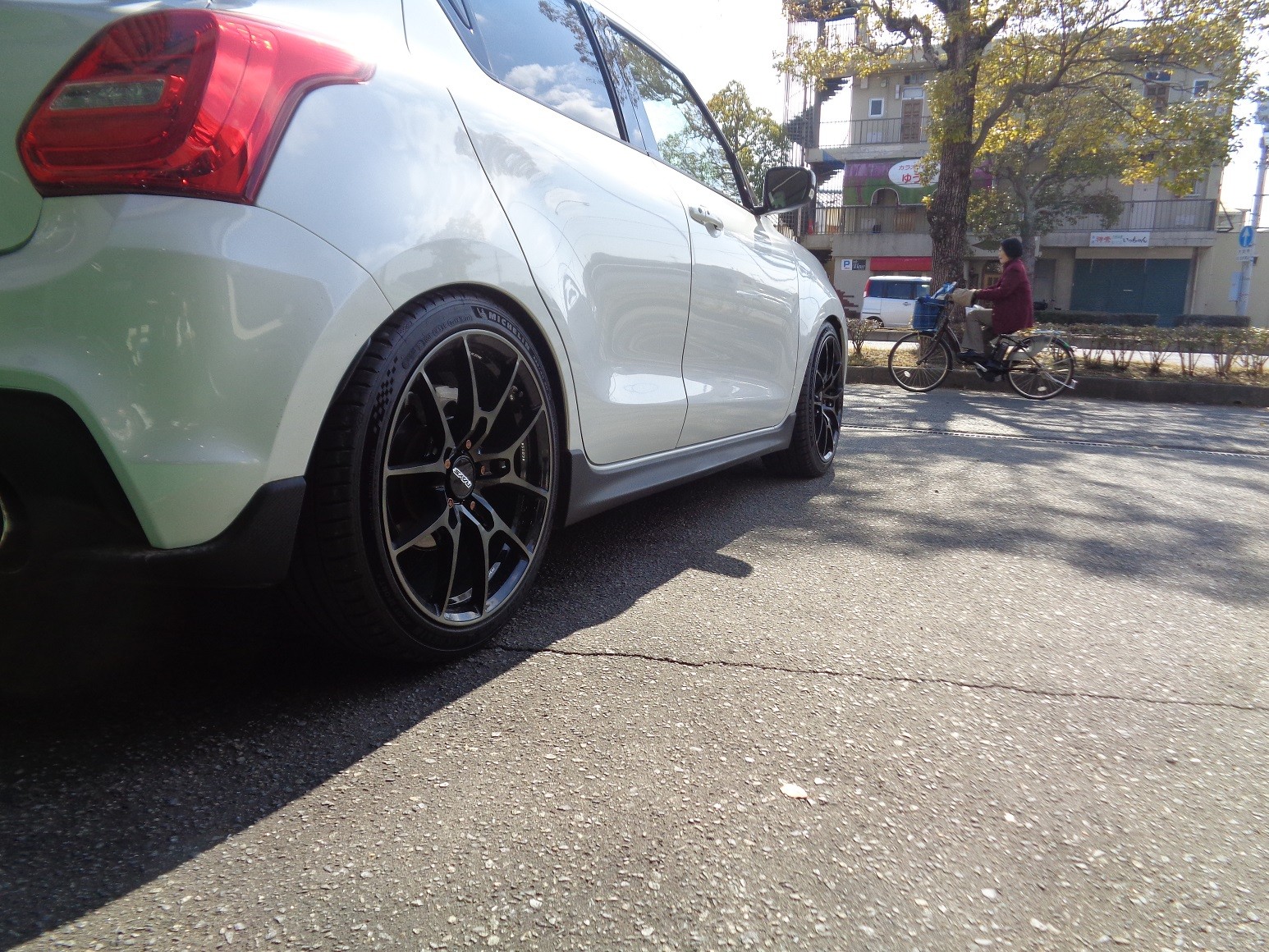 スポーツタイヤ 18インチ 使用感あり 楽天市場】255/35R18 94W XL (TREAD300) アクセレラ 351SPORT GD