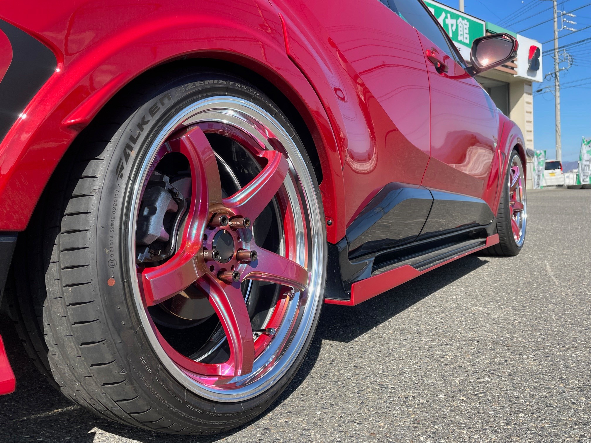 C-HR × WORK アステリズムレッド | 店舗おススメ情報 | タイヤ館