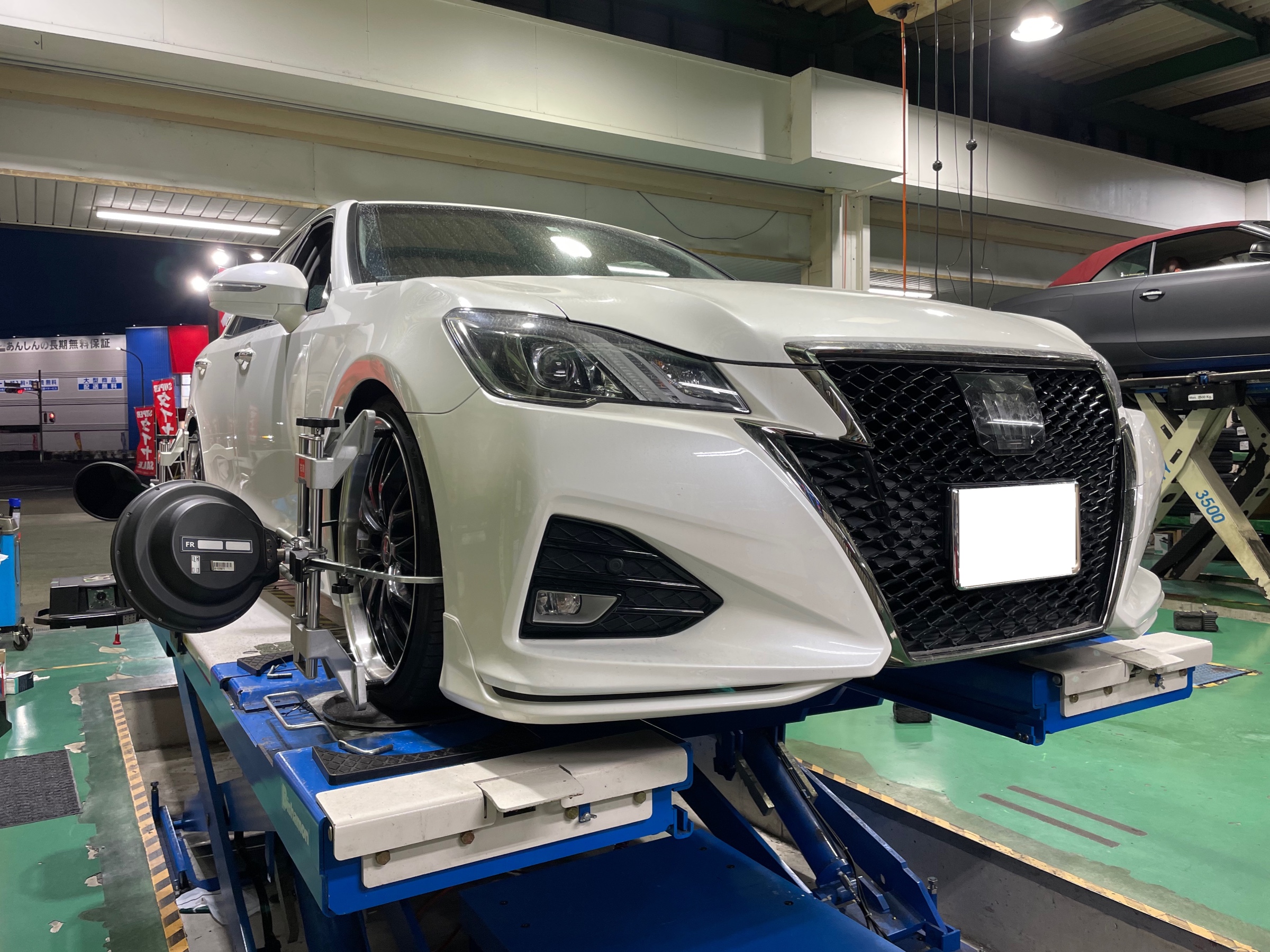 タイヤ館加古川 トヨタ クラウン ARS210　アライメント調整
