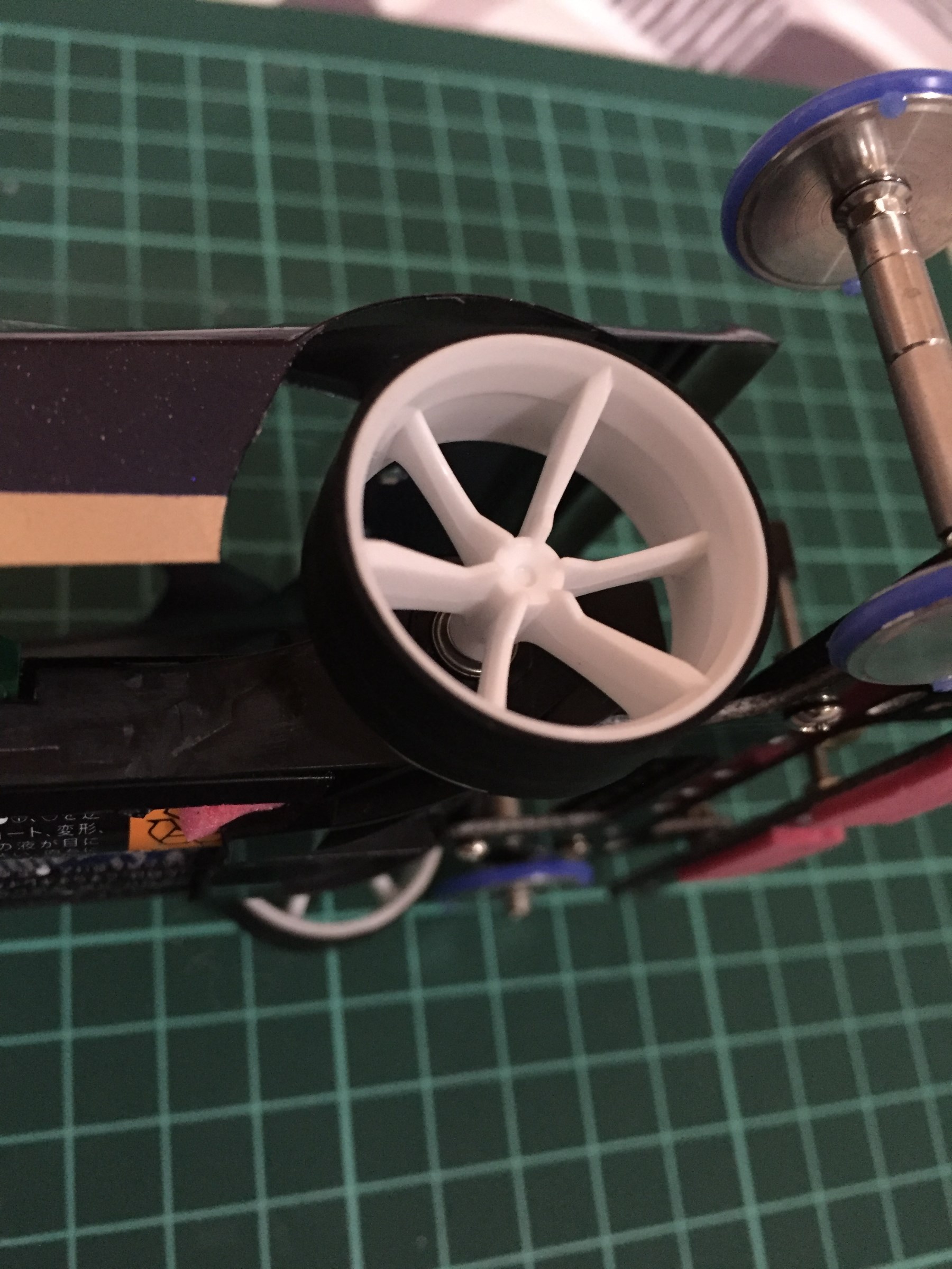 ひどい ミニ四駆 タイヤ 両面テープ 100 イラスト