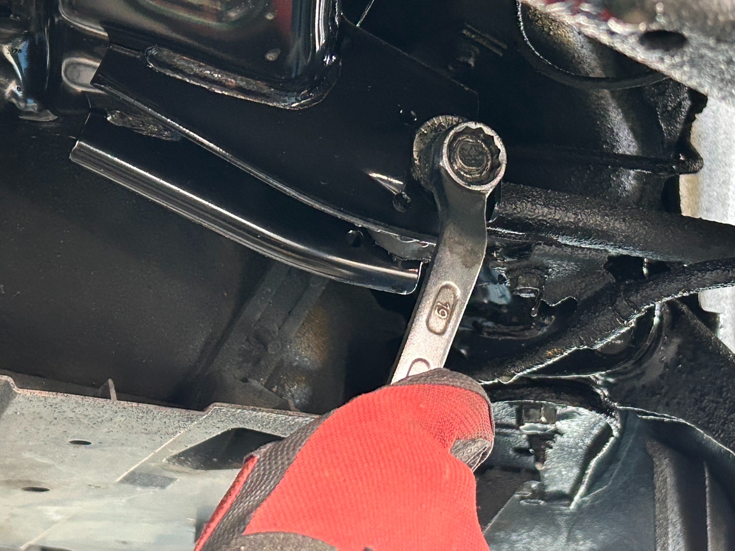 アライメント 後ろトー調整様子