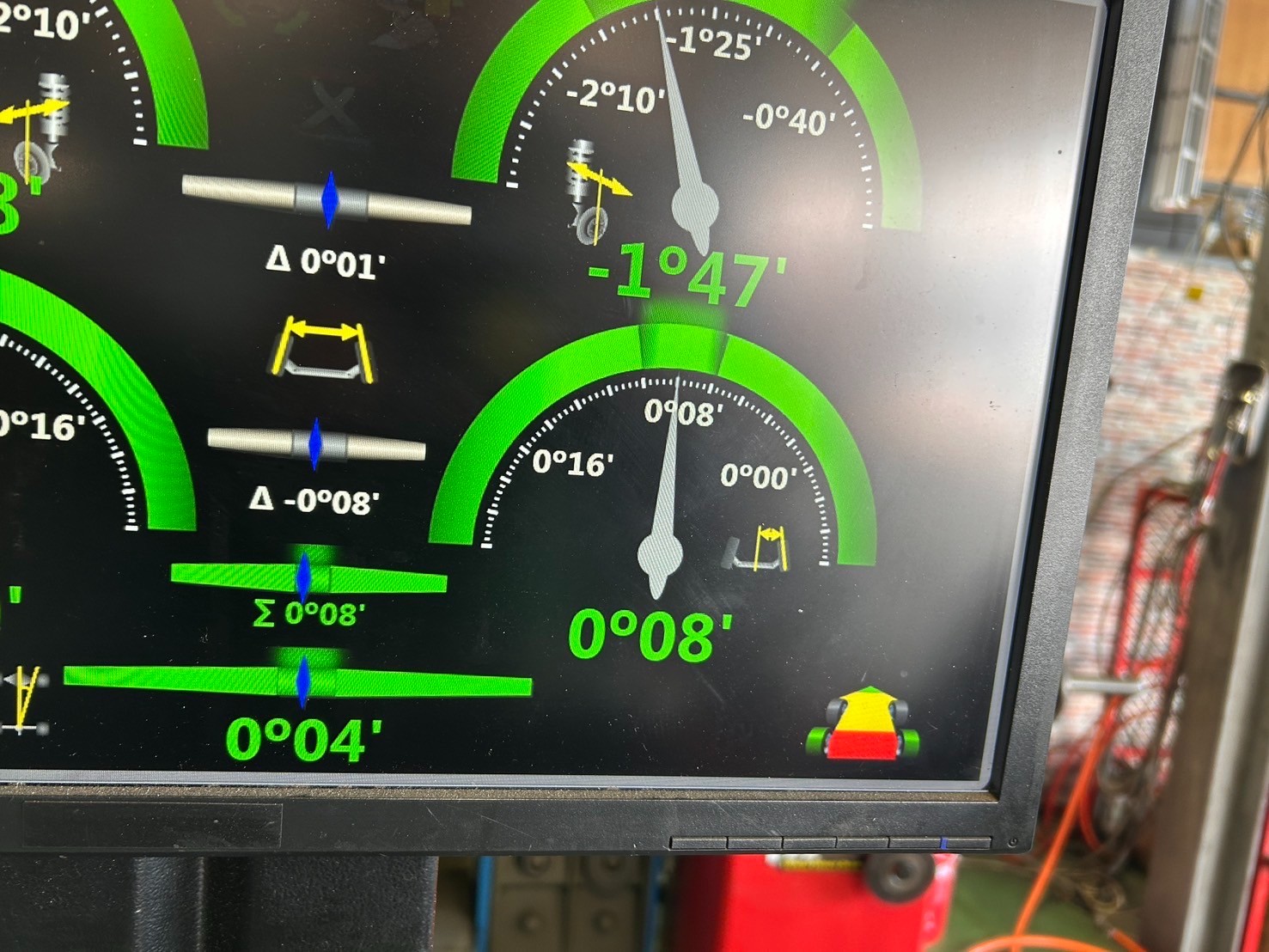 アライメント 後ろトー調整後 モニター