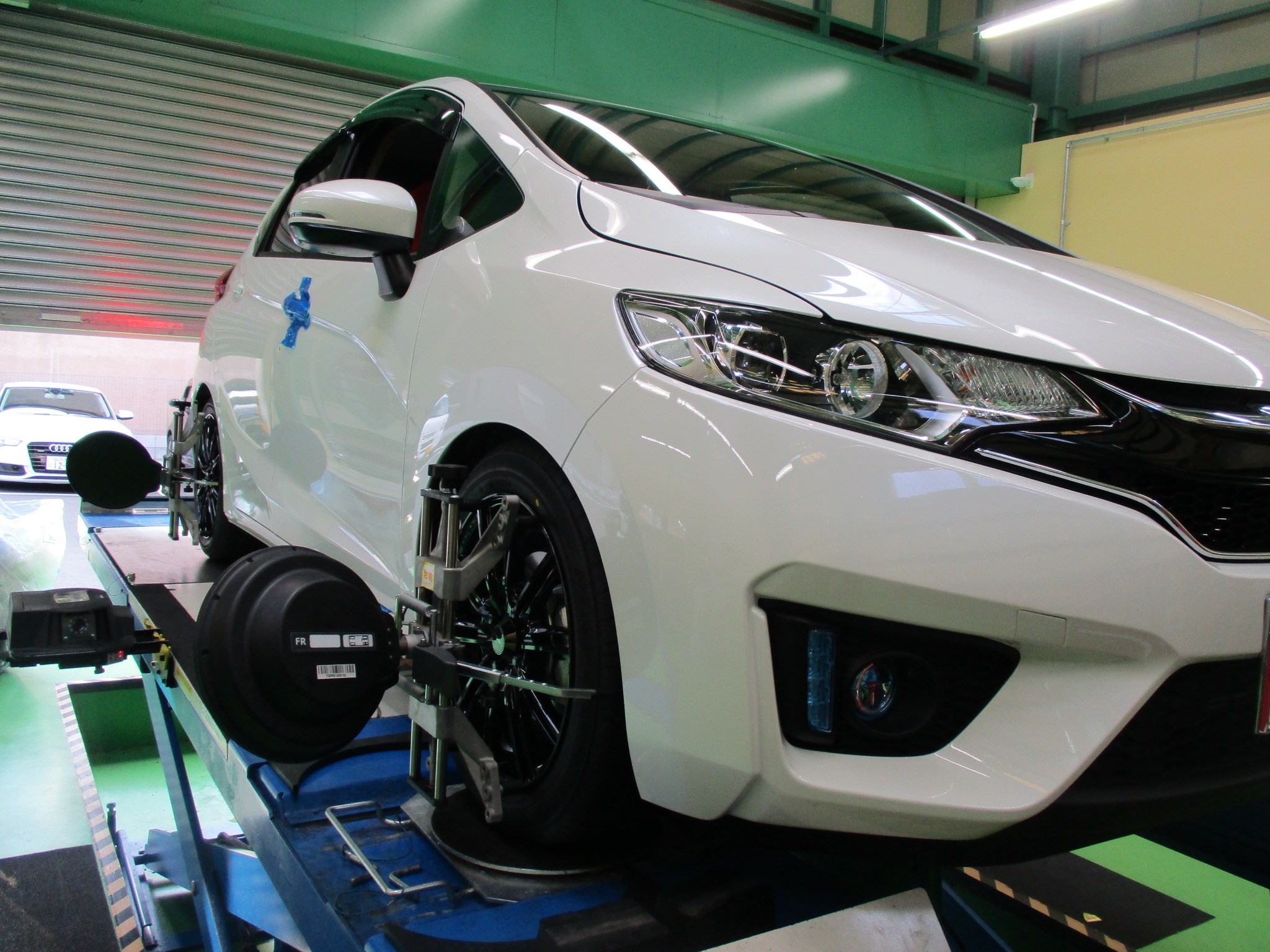 ｆｉｔ車高調取付パート2 ホンダ フィット ホイール パーツ取付 サスペンション取付 サービス事例 タイヤ館 大阪城北 タイヤからはじまる トータルカーメンテナンス タイヤ館グループ