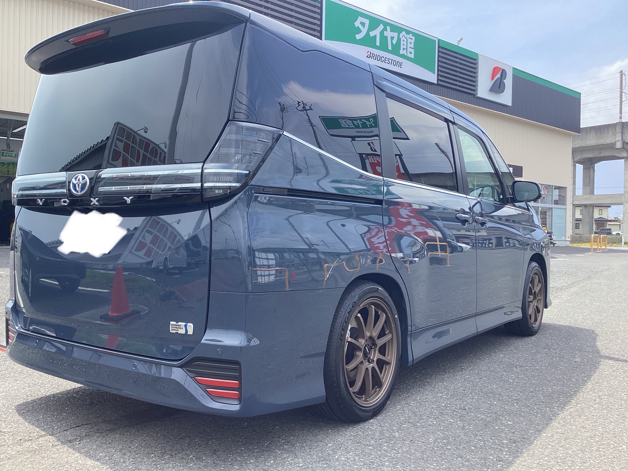 VOXY』にタイヤホイール装着！！ | 店舗おススメ情報 | タイヤ館 一関