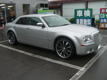 300c車高調 サービス事例 タイヤ館 秋田仁井田 秋田県のタイヤ カー用品ショップ タイヤからはじまる トータルカーメンテナンス タイヤ館グループ