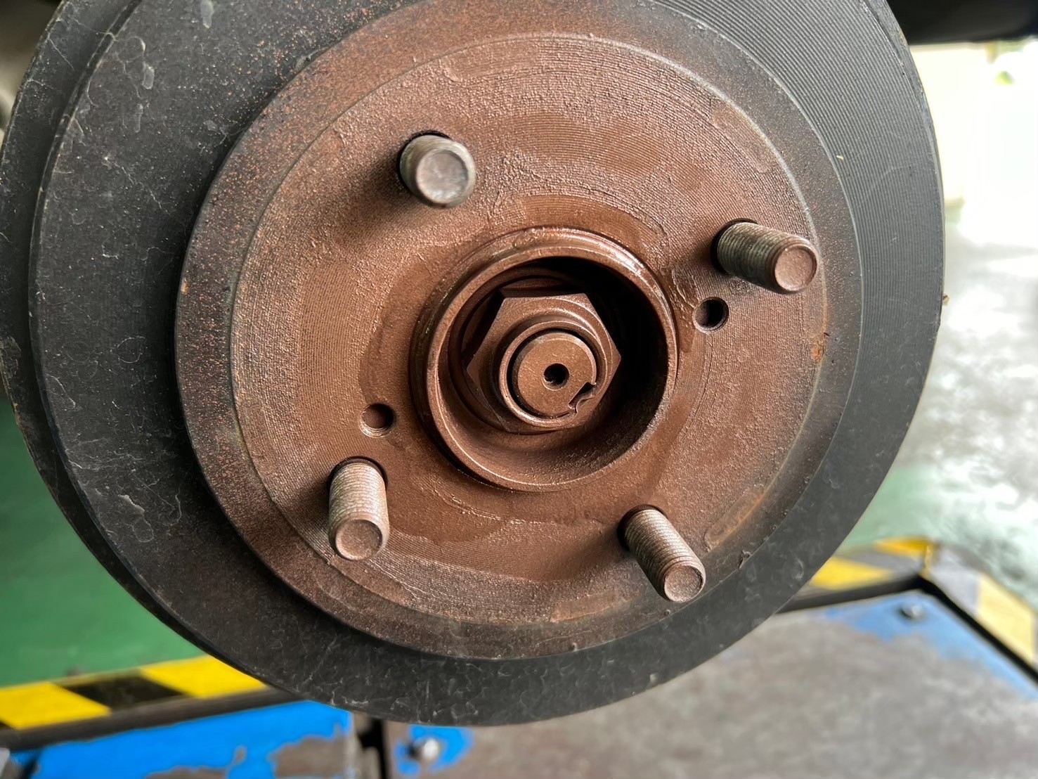 タイヤ館　桑園　サビ