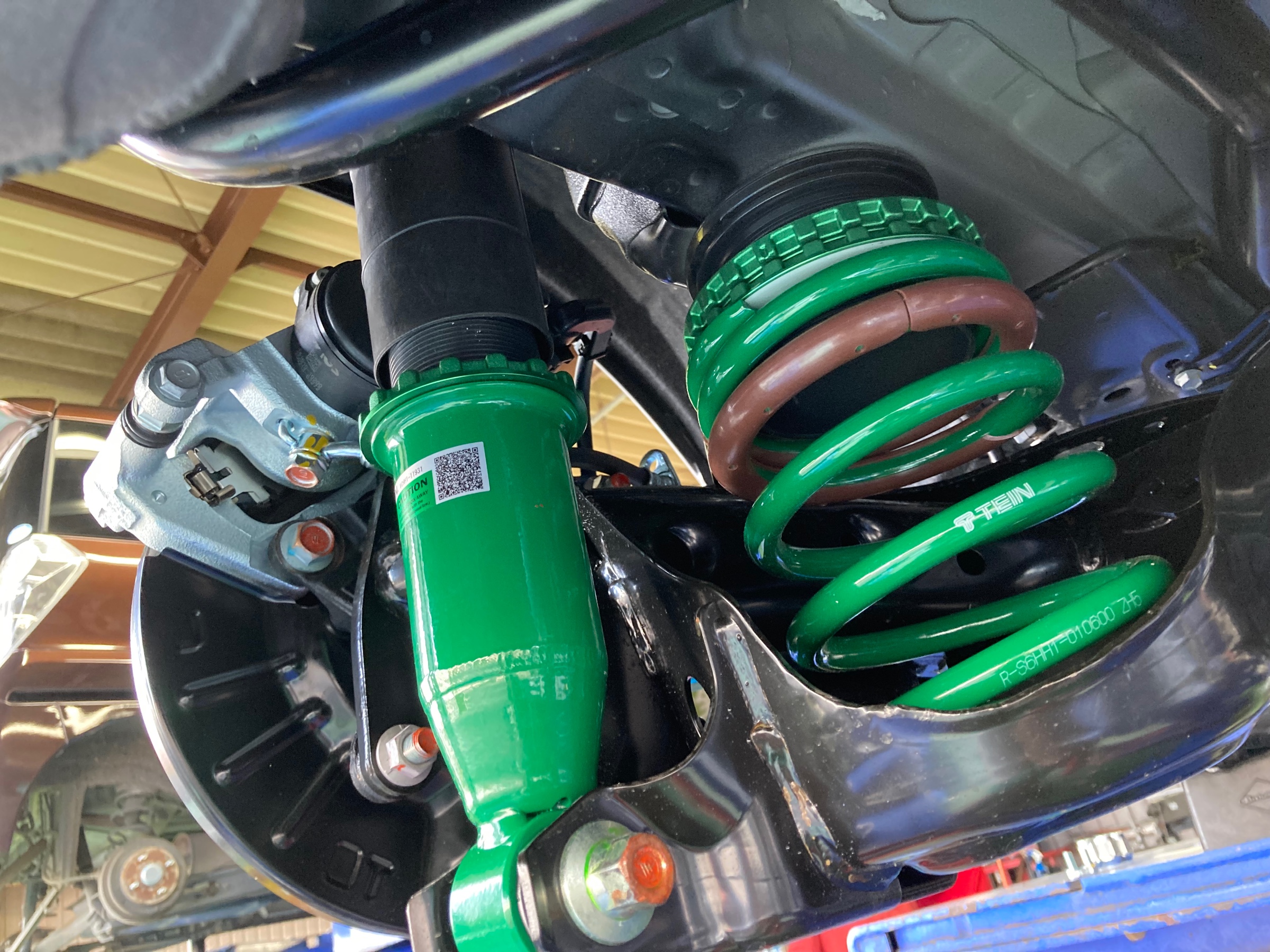 ホンダ・ステップワゴン スパーダ・RP8】TEIN車高調をお取付けしました