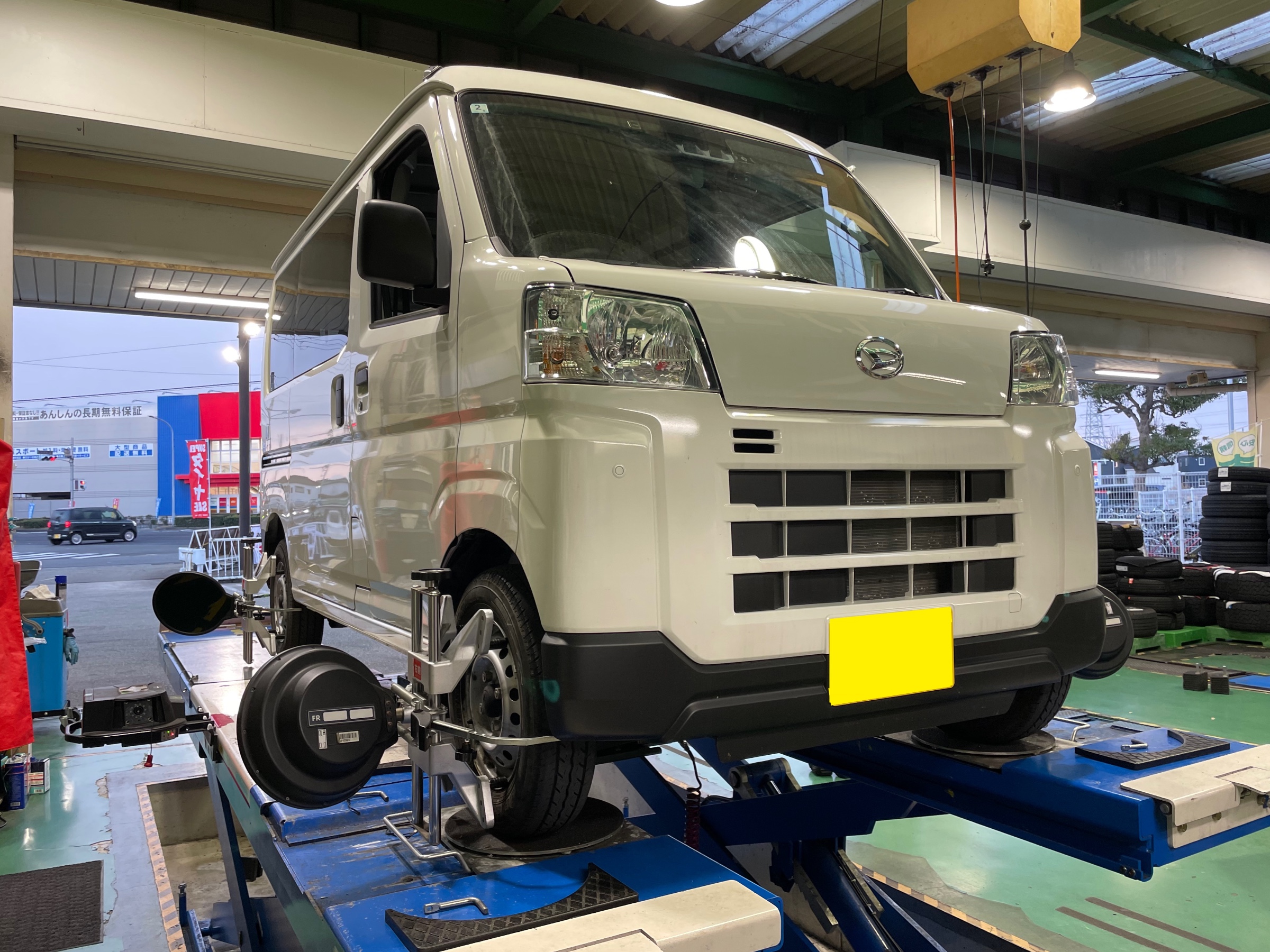 ダイハツ ハイゼットカーゴ S700V　アライメント調整