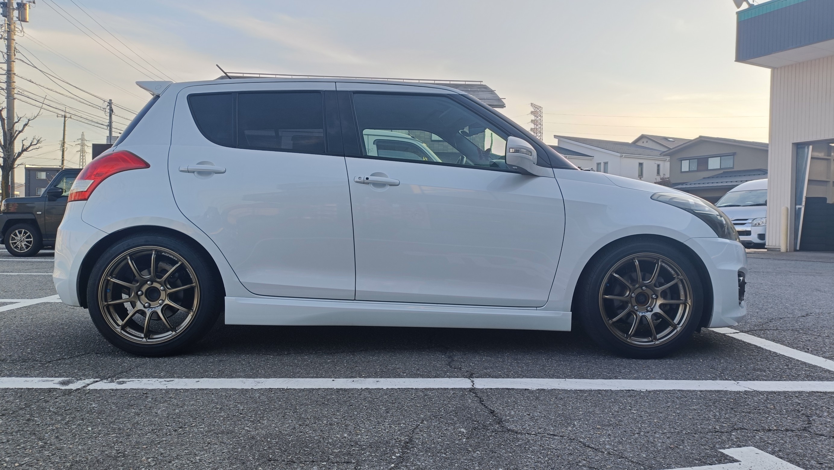 スイフトスポーツ ZC32S 車高調キット取付! | 店舗お スイフトスポーツ ZC32S 車高調キット取付! | 店舗お
