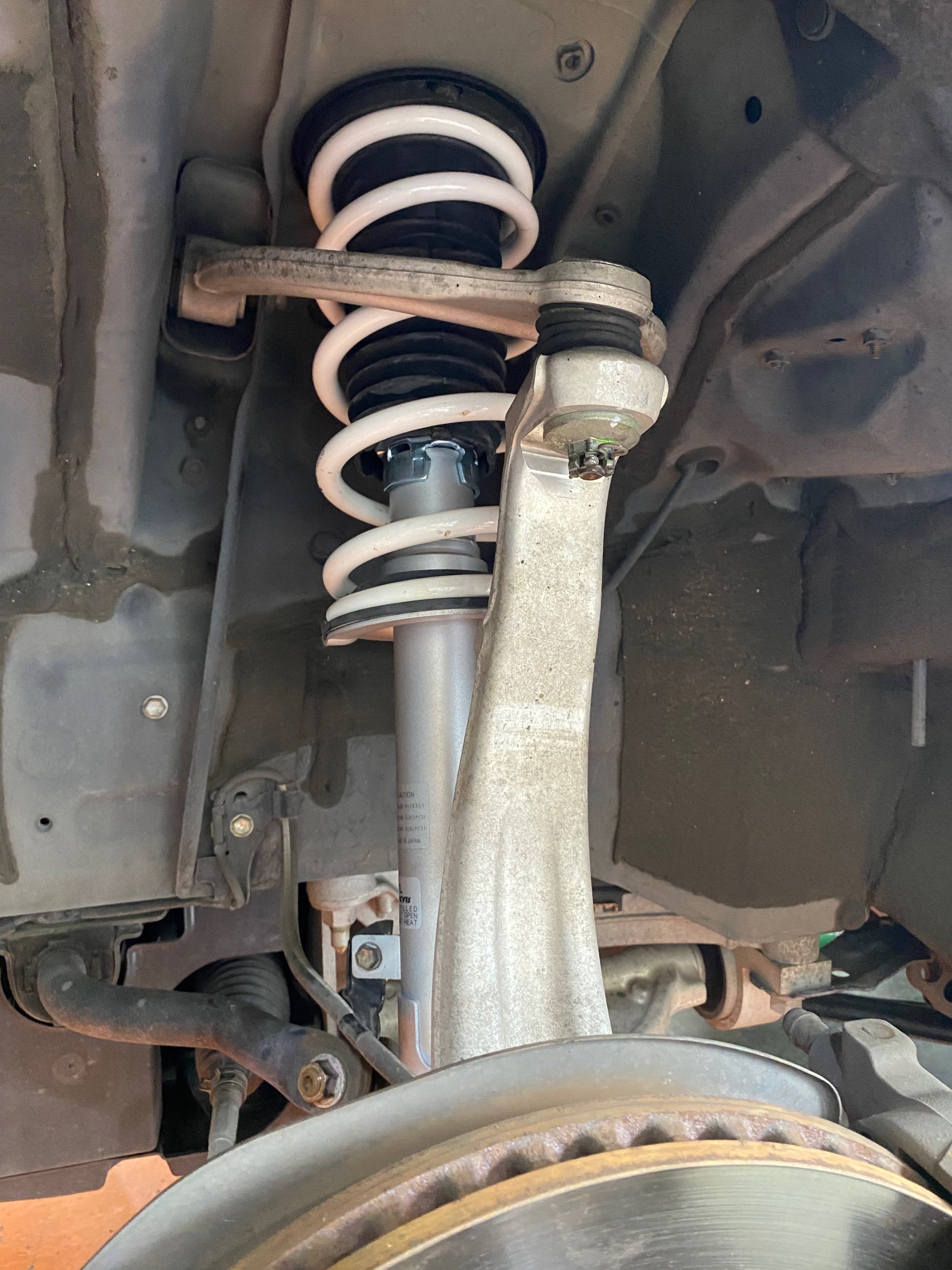 レクサス GS350 GRL10 ショックアブソーバー・サスペンション