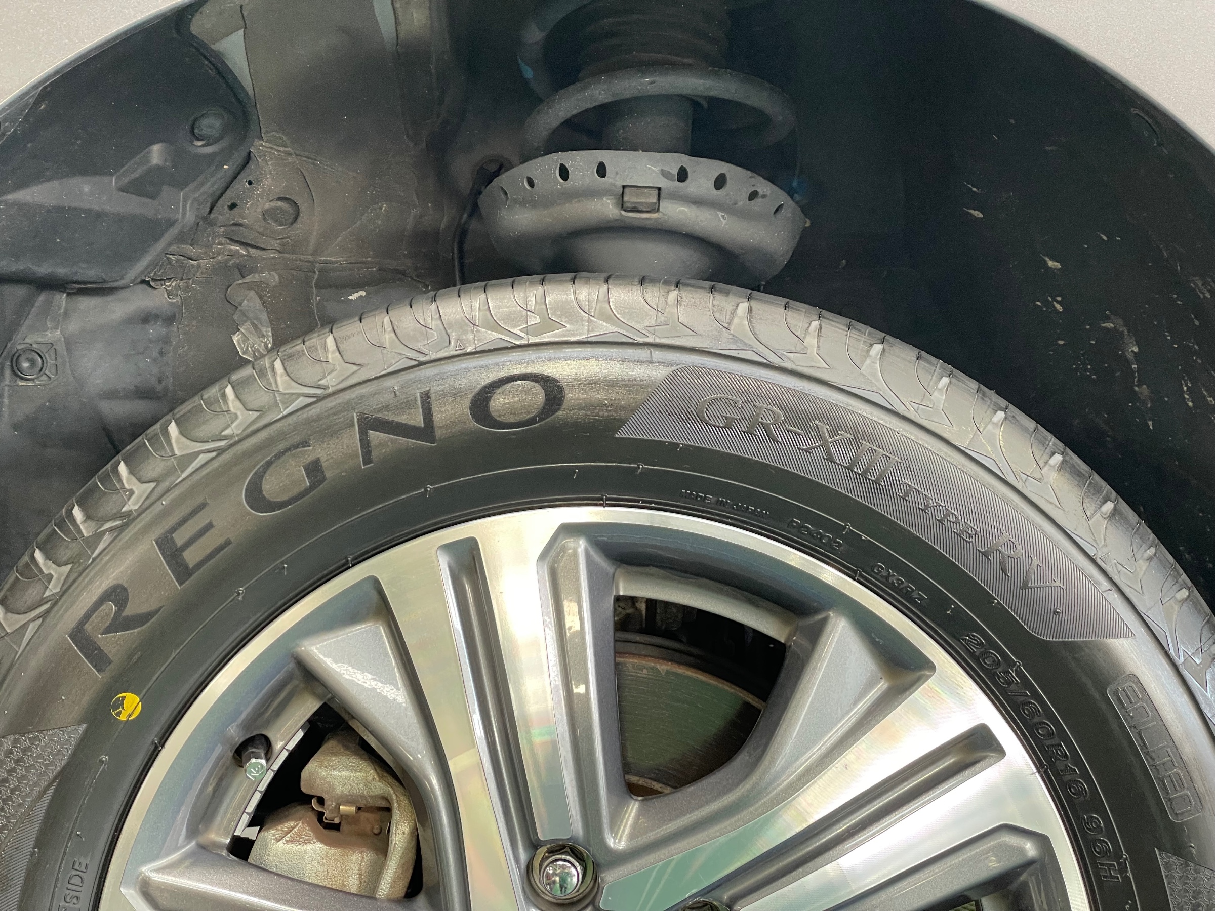 タイヤ館加古川 ホンダ ステップワゴン スパーダ RP5　タイヤ交換