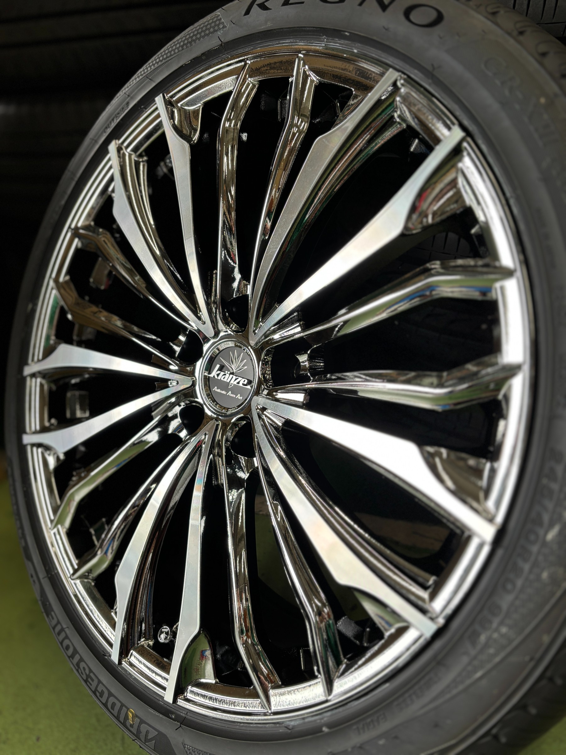 40系アルファードに高級ホイールの代名詞クレンツェ！ Felsen358 EVOを