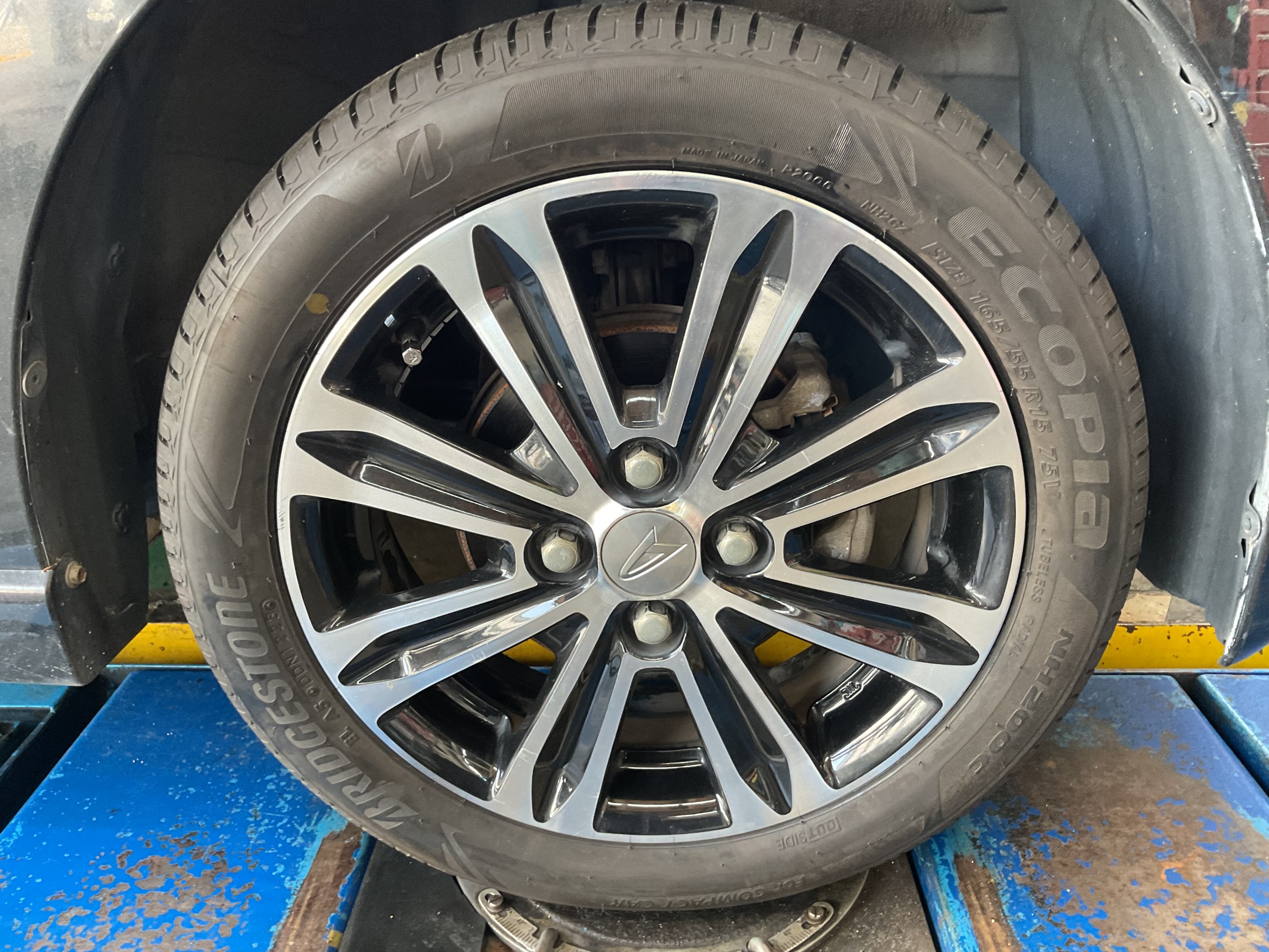 タイヤ交換 165/55R15 エコピア NH200C アライメント調整 | 店舗お