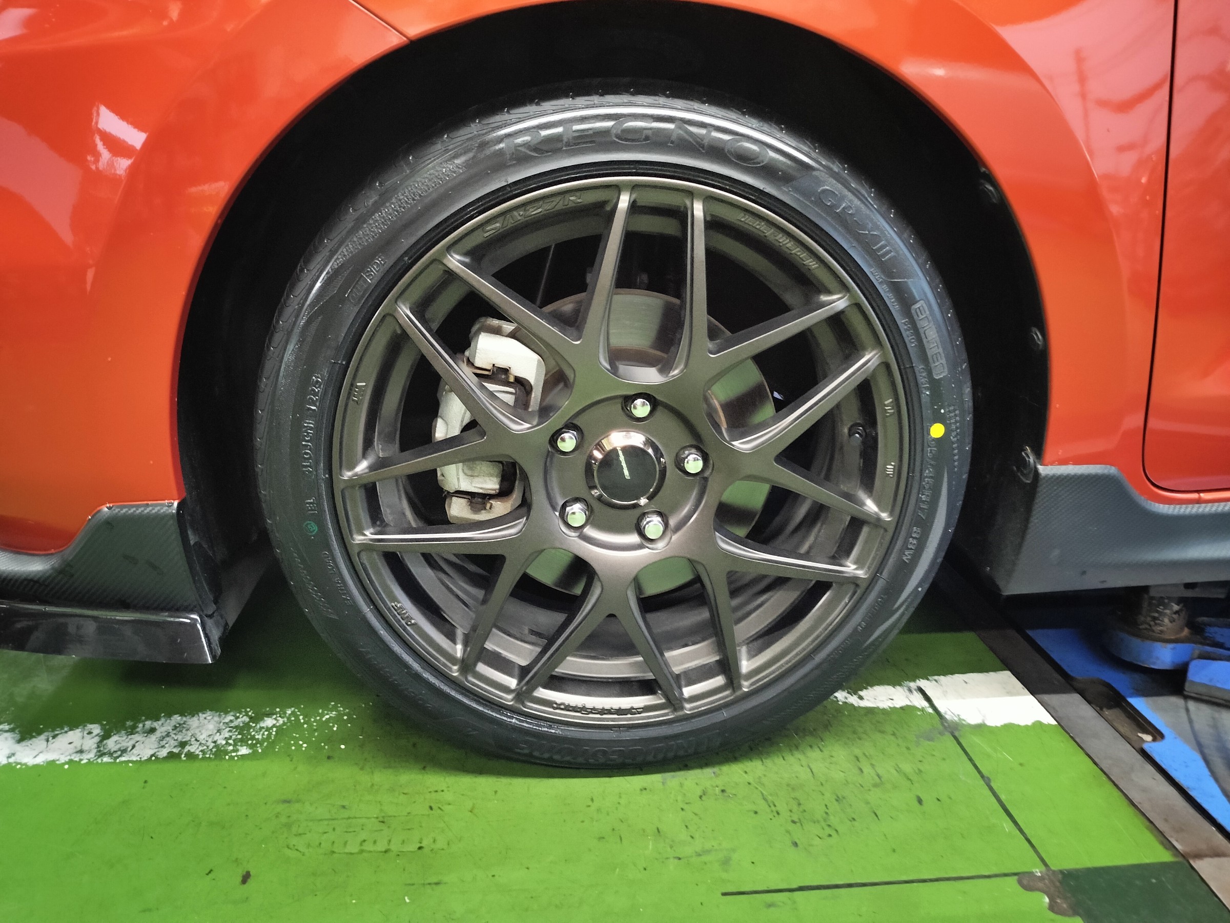 スズキ スイフトスポーツ(ZC33S)】タイヤ交換を行いました。 | 店舗お