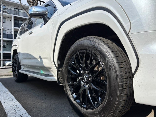 ランクル300　ホイール　タイヤ交換　RAYS　HOMURA