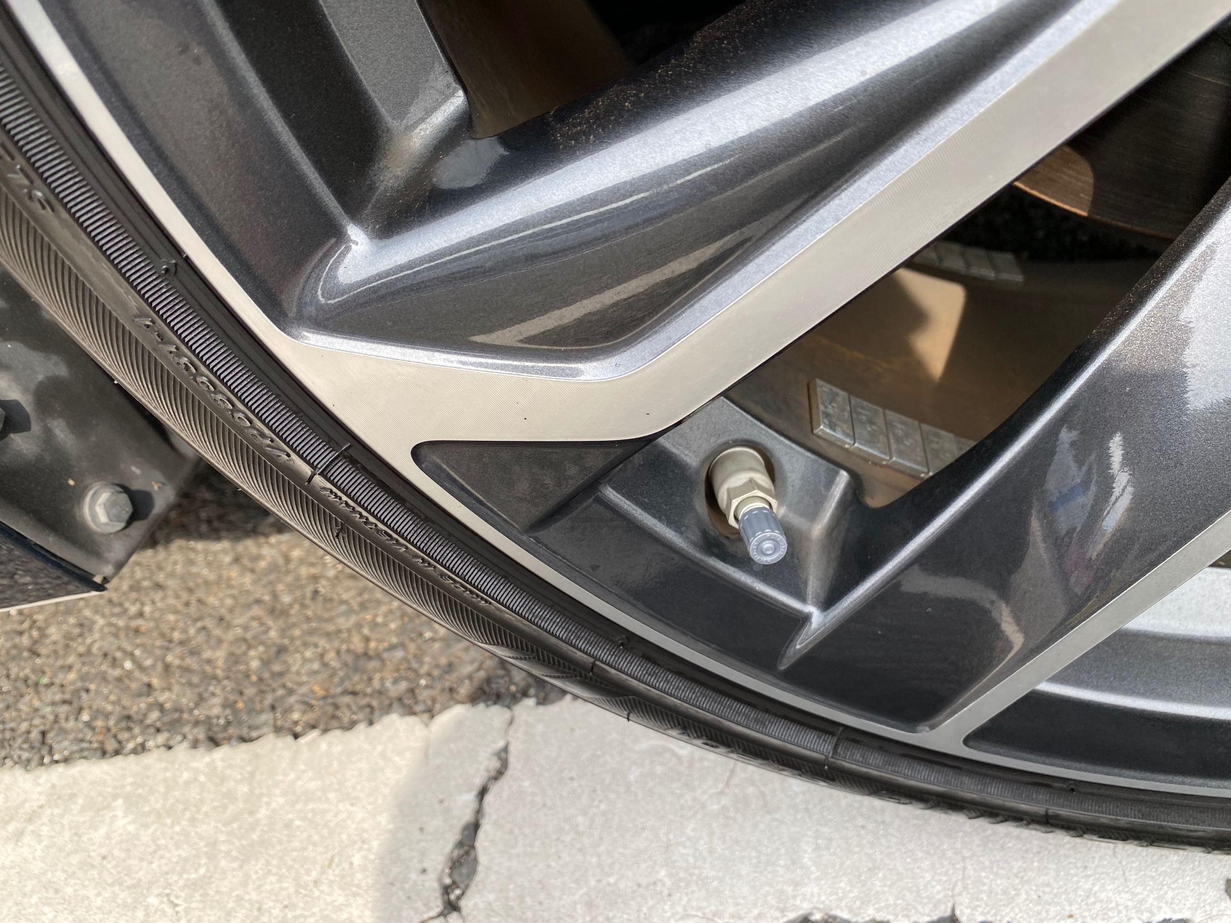 　　ブリヂストン　タイヤ館下松　タイヤ交換　アルミホイール　オイル交換　バッテリー交換　ワイパー交換　エアコンフィルター交換　アライメント調整　国産車　輸入車　下松市　周南市　徳山　柳井　熊毛　光　玖珂　周東　　