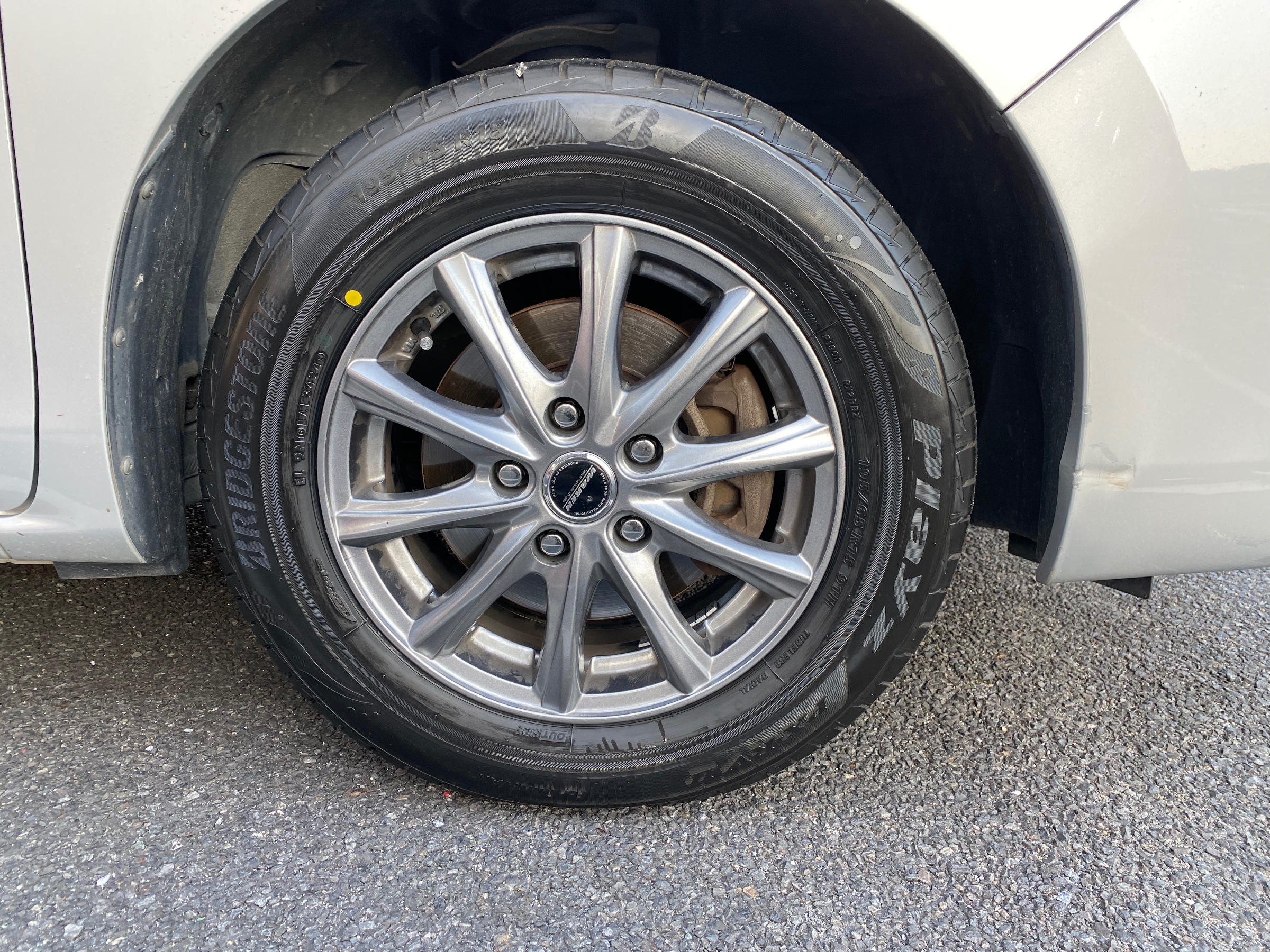 24セレナに履いでしたホイールタイヤ　6から7分山 24セレナに履いでしたホイールタイヤ 6から7分山