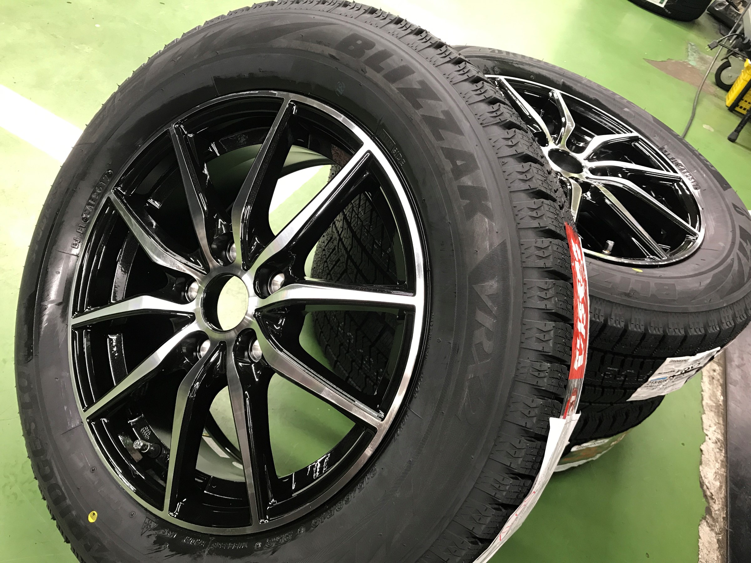 アルミホイール&スタッドレスタイヤ BRIDGESTONE 溝バッチリ冷暗所保管