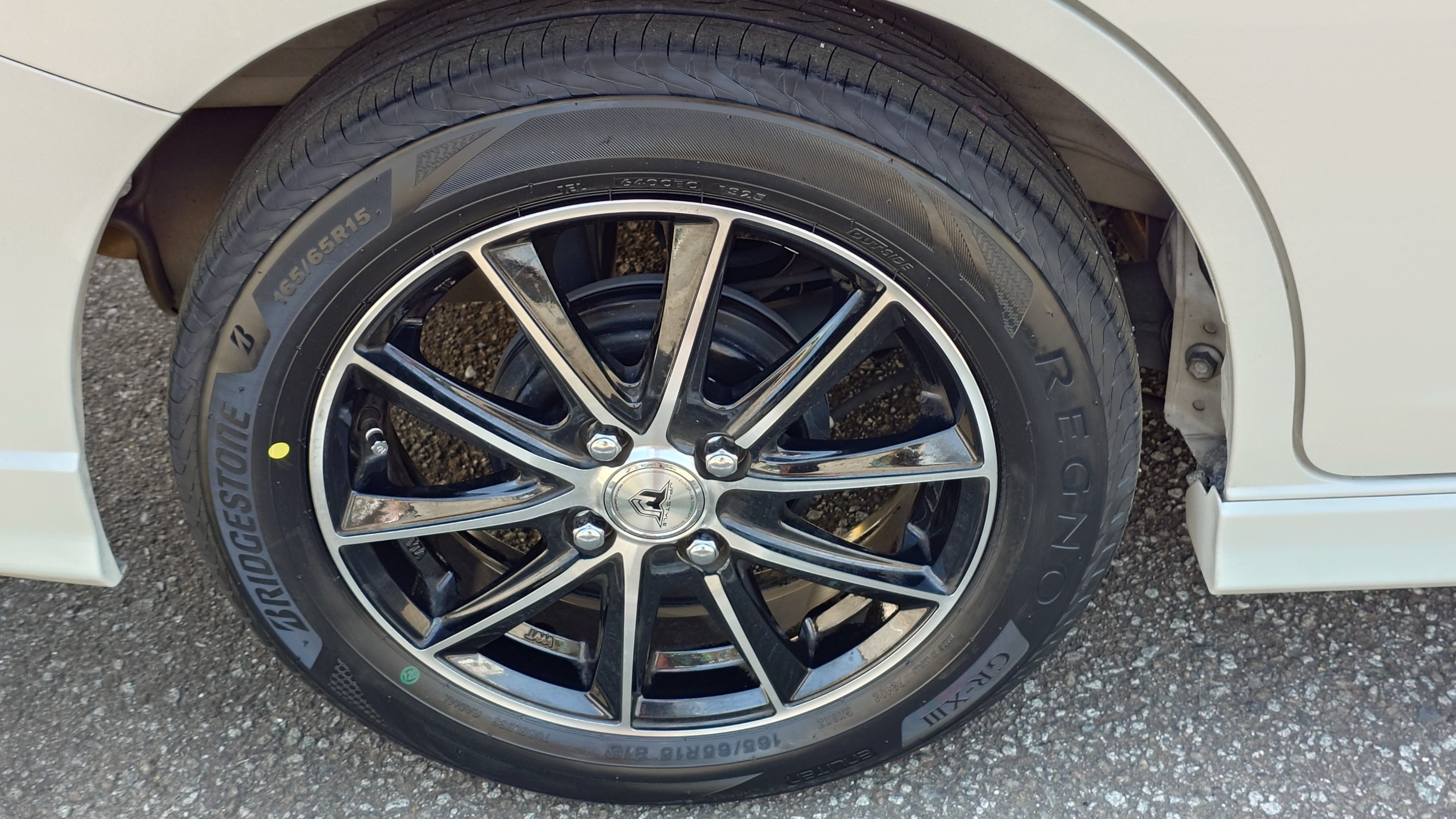 ゴリオ　31日まで MA37S ソリオ新品タイヤ交換＆アライメント レグノ GR-XⅢ