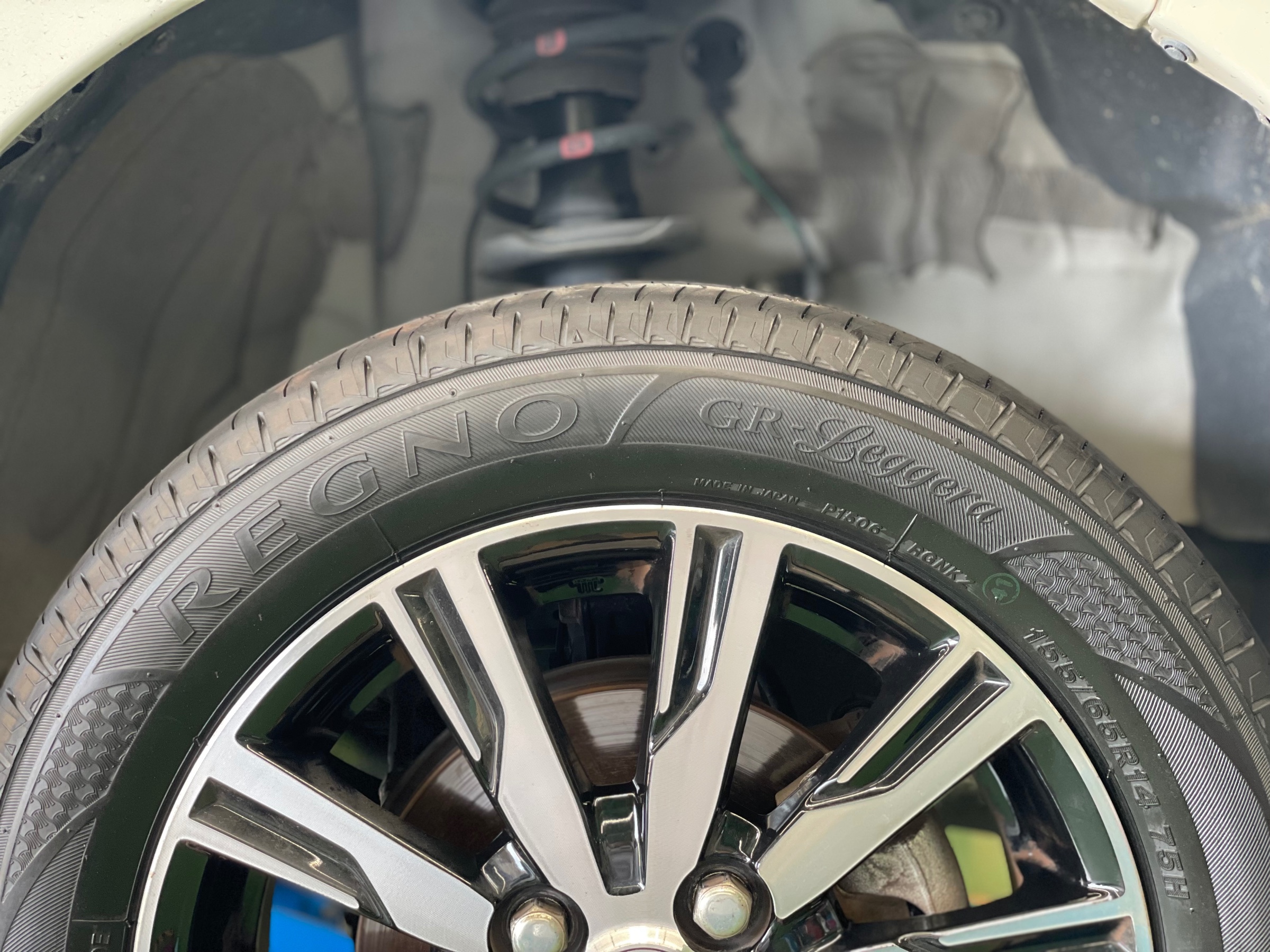 タイヤ館土山 ダイハツ タントカスタム LA600S　タイヤ交換