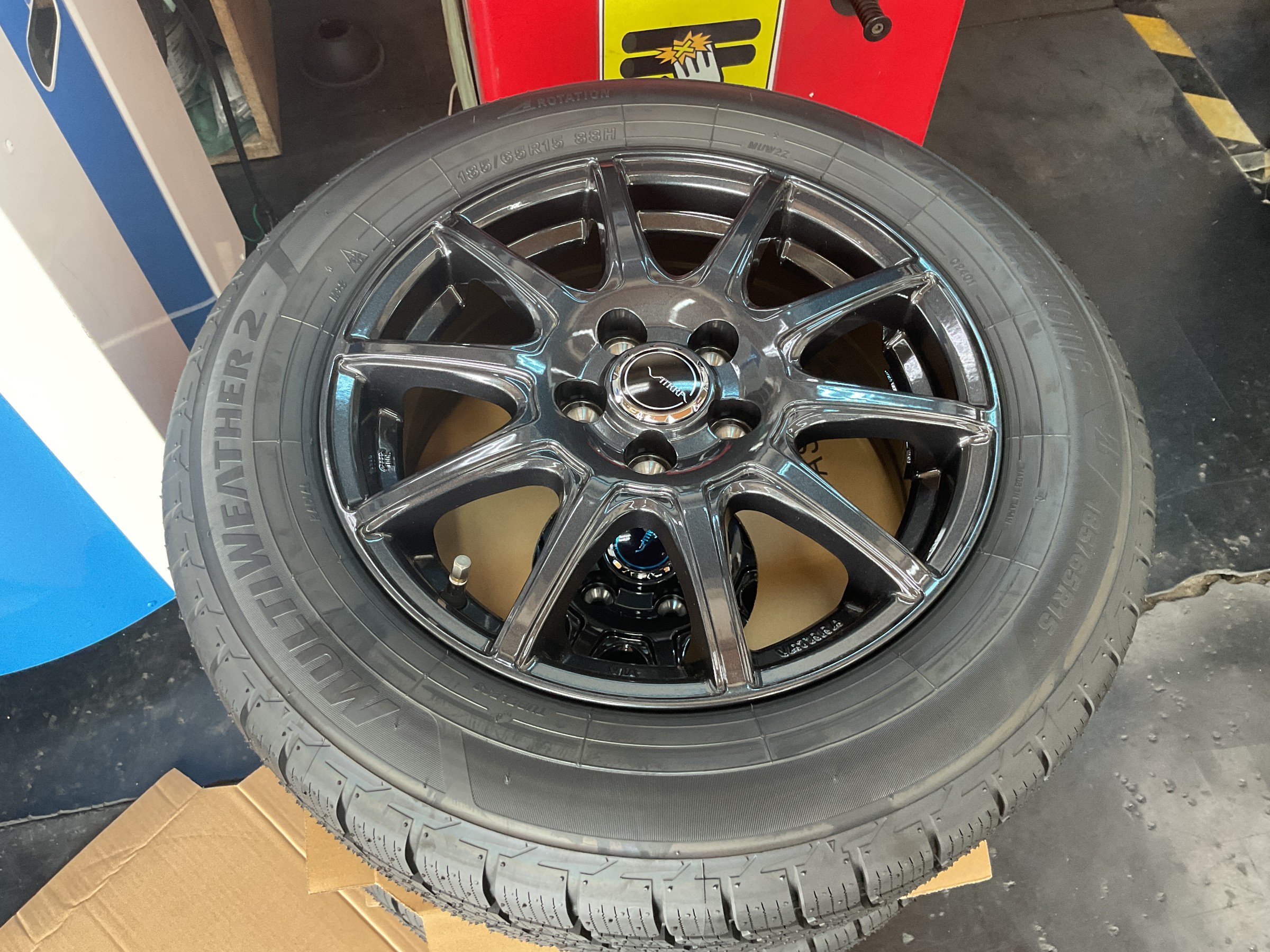 タイヤホイールセット 185/65R15 バトラ DG 15インチ取付 | 店舗お