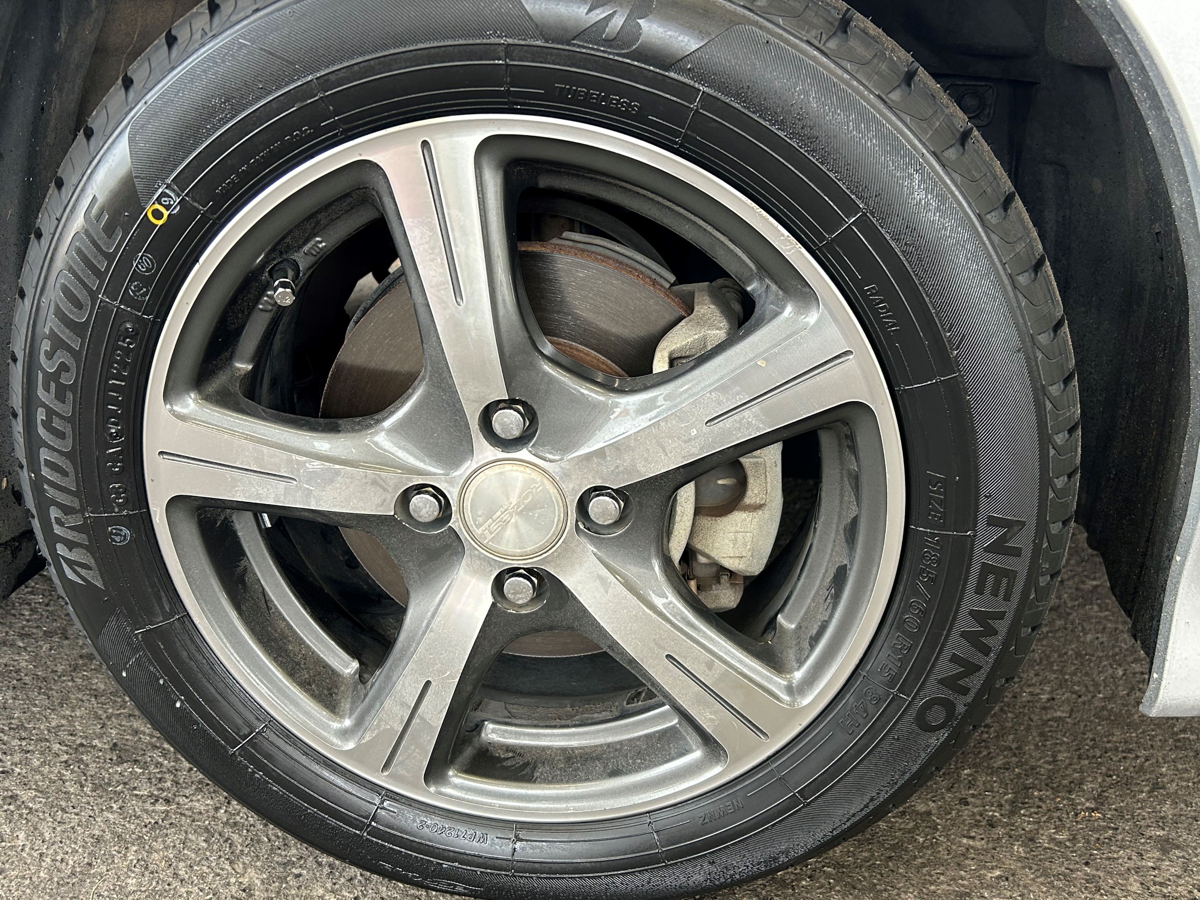 新品タイヤ　取り付け後