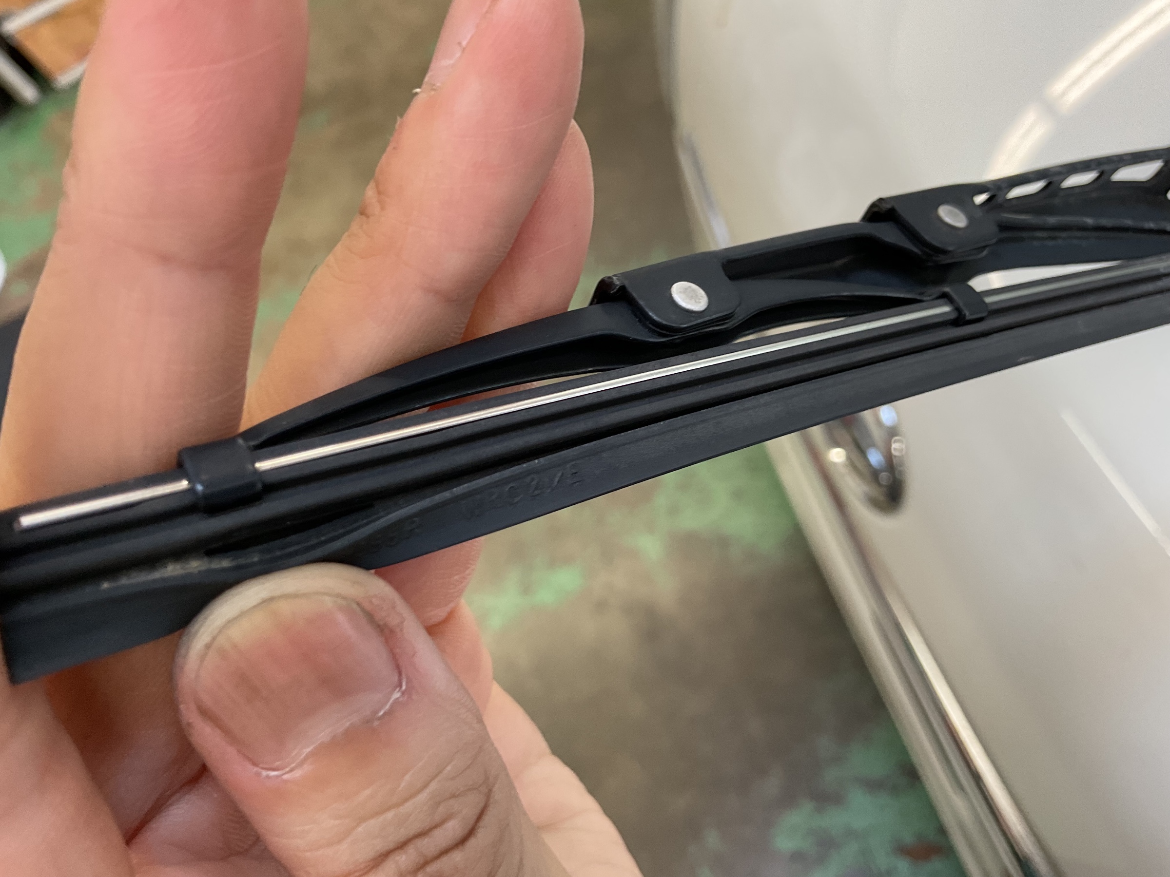 出先での車のトラブルを防ぐために日常点検を実施しましょう！ | 店舗