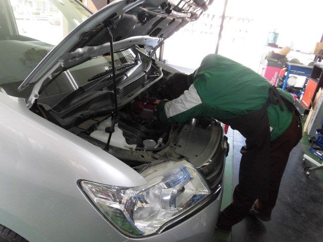 C２６ セレナ S ハイブリッド バッテリー交換 積算クリセット実施 日産 セレナ メンテナンス商品 パーツ取付 各種用品取付 スタッフ日記 タイヤ館 東大宮バイパス タイヤからはじまる トータルカーメンテナンス タイヤ館グループ