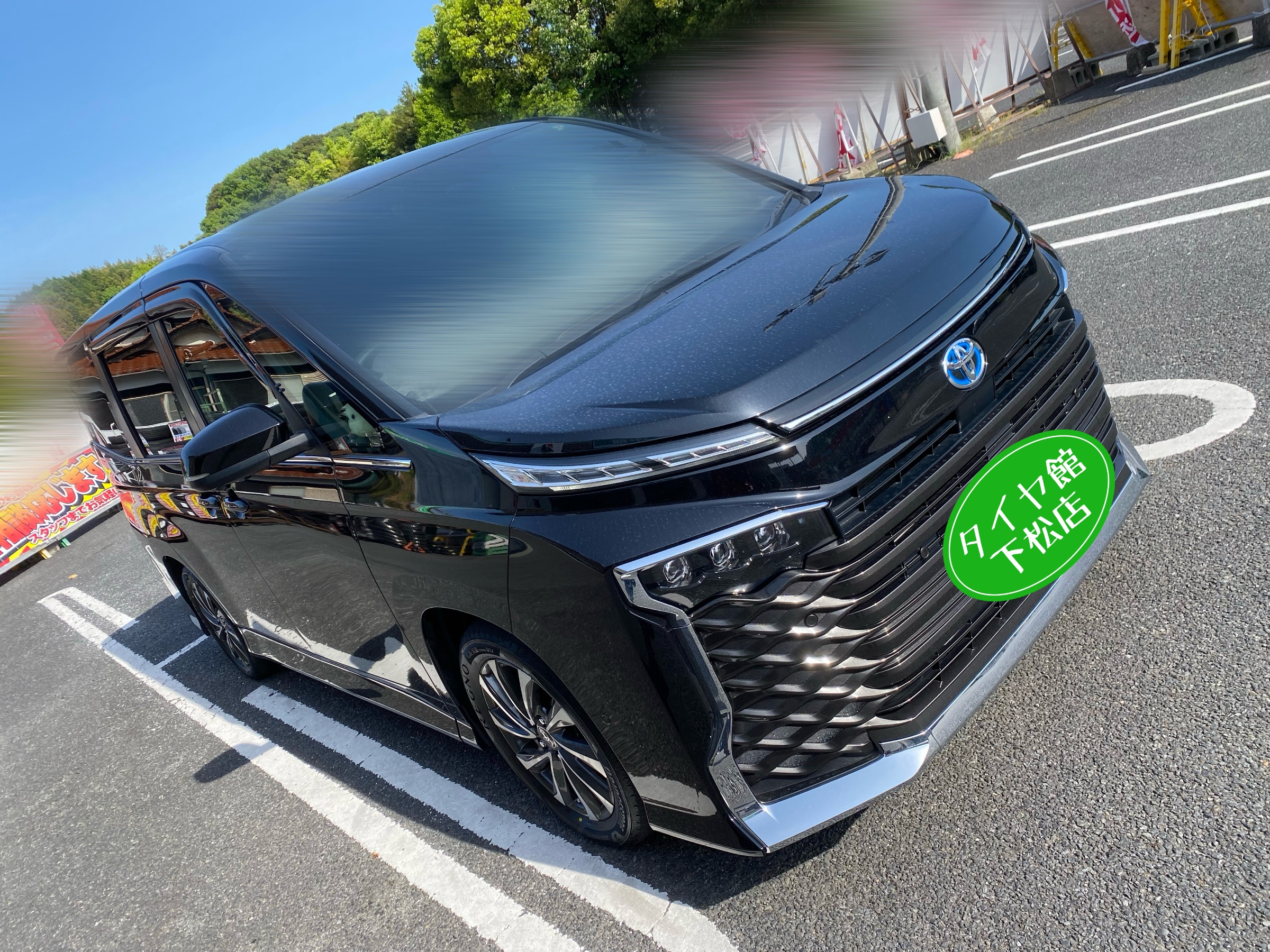 トヨタ VOXY 90型 定期的なタイヤ交換&アライメント調整実施〜装着