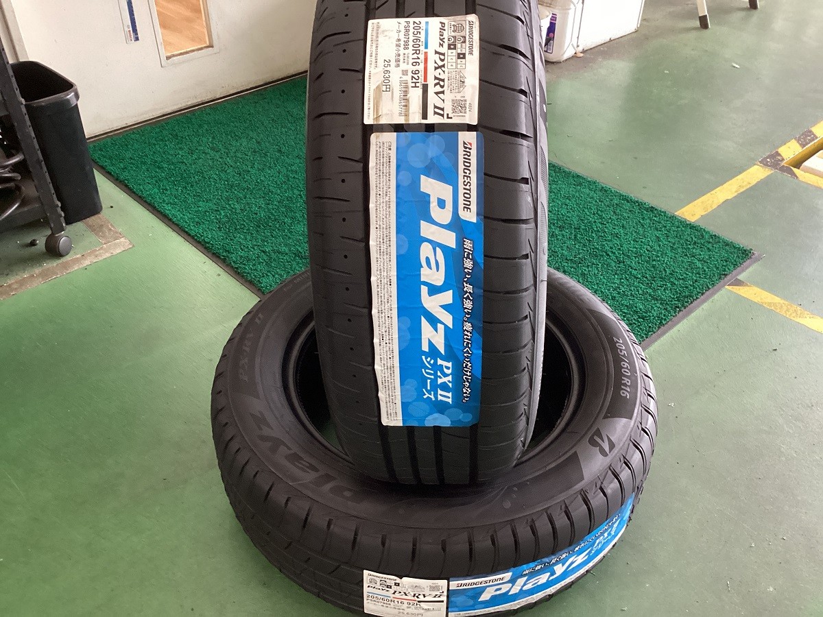 トヨタ プリウスα (ZVW40) 】タイヤ交換作業 (Playz PX-RVⅡ