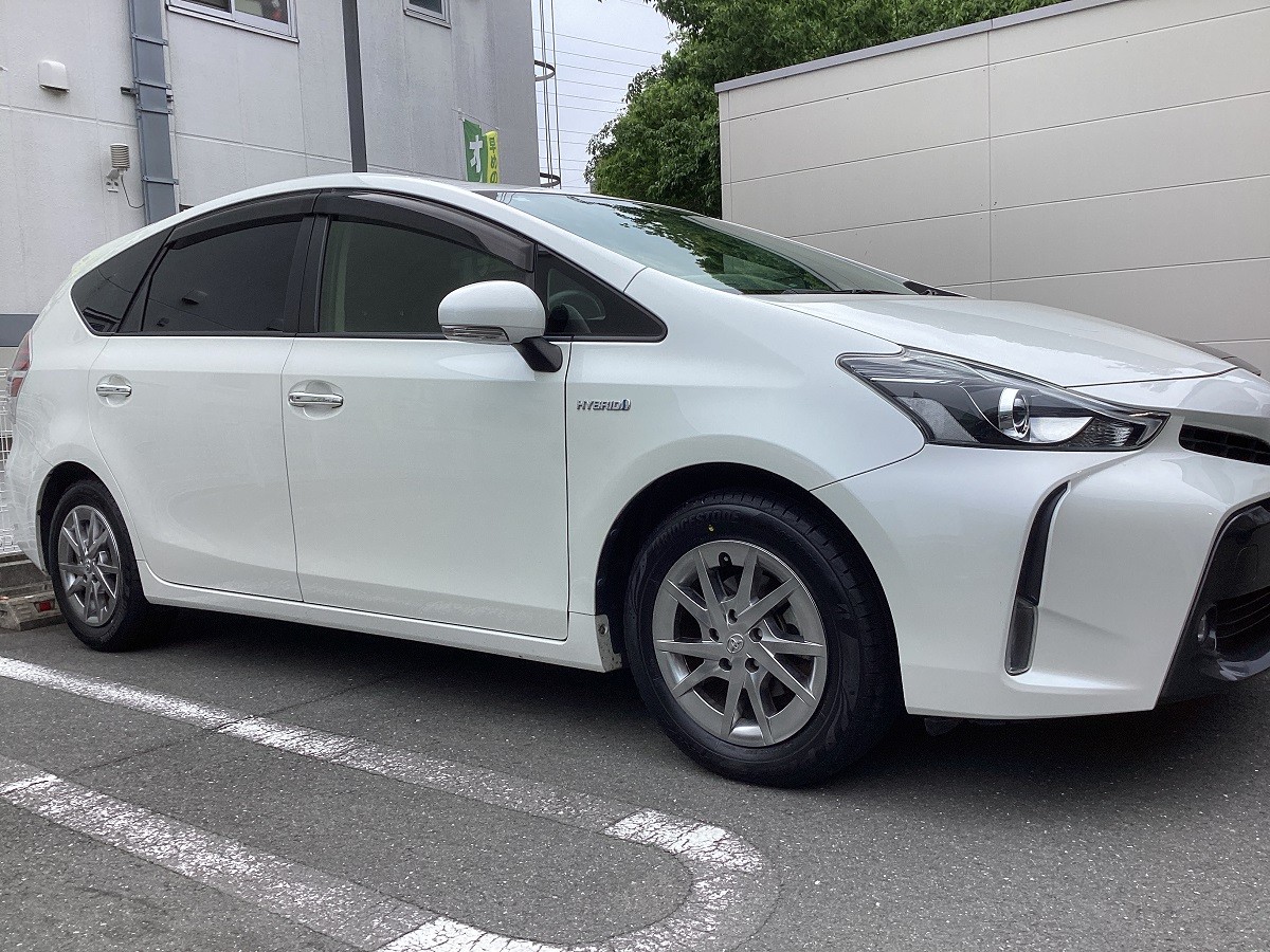 トヨタ プリウスα (ZVW40) 】タイヤ交換作業 (Playz PX-RVⅡ