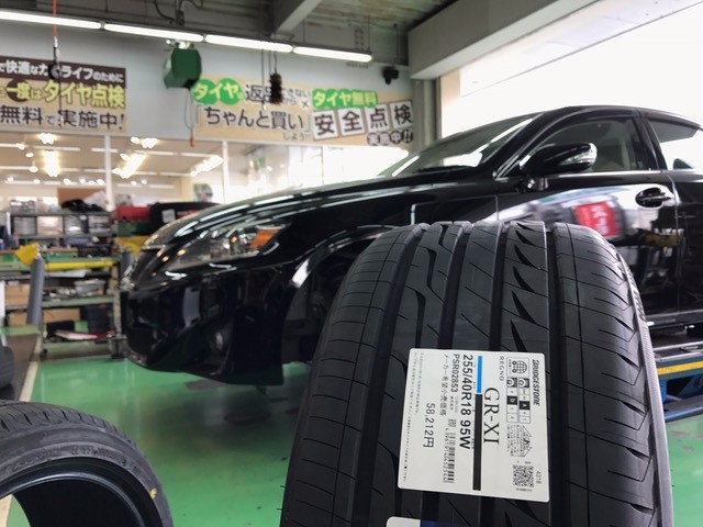 レクサス　IS２５０のタイヤ交換です。