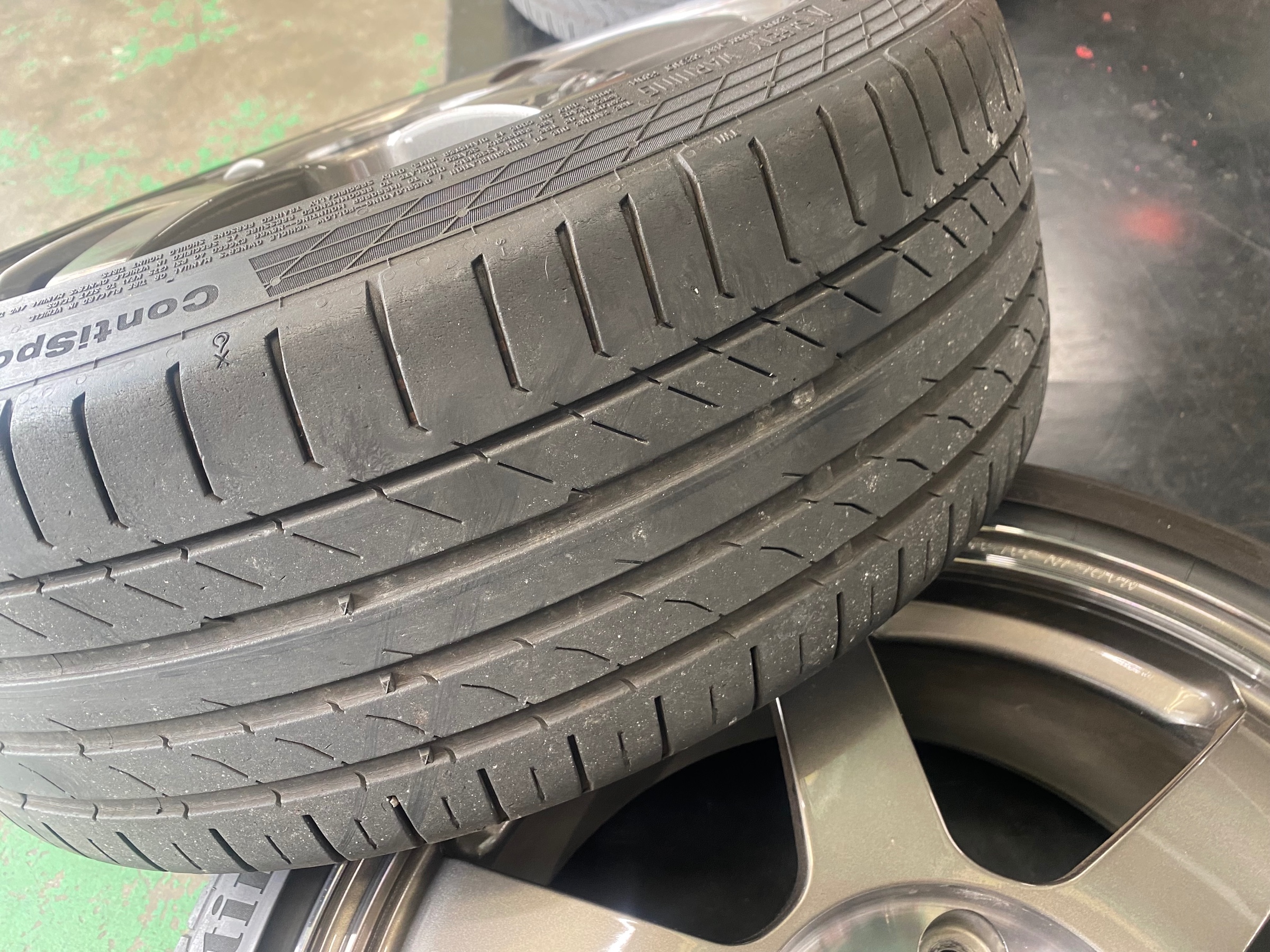 スズキ スイフトスポーツ ZC33S型 定期的なタイヤ交換と一緒に